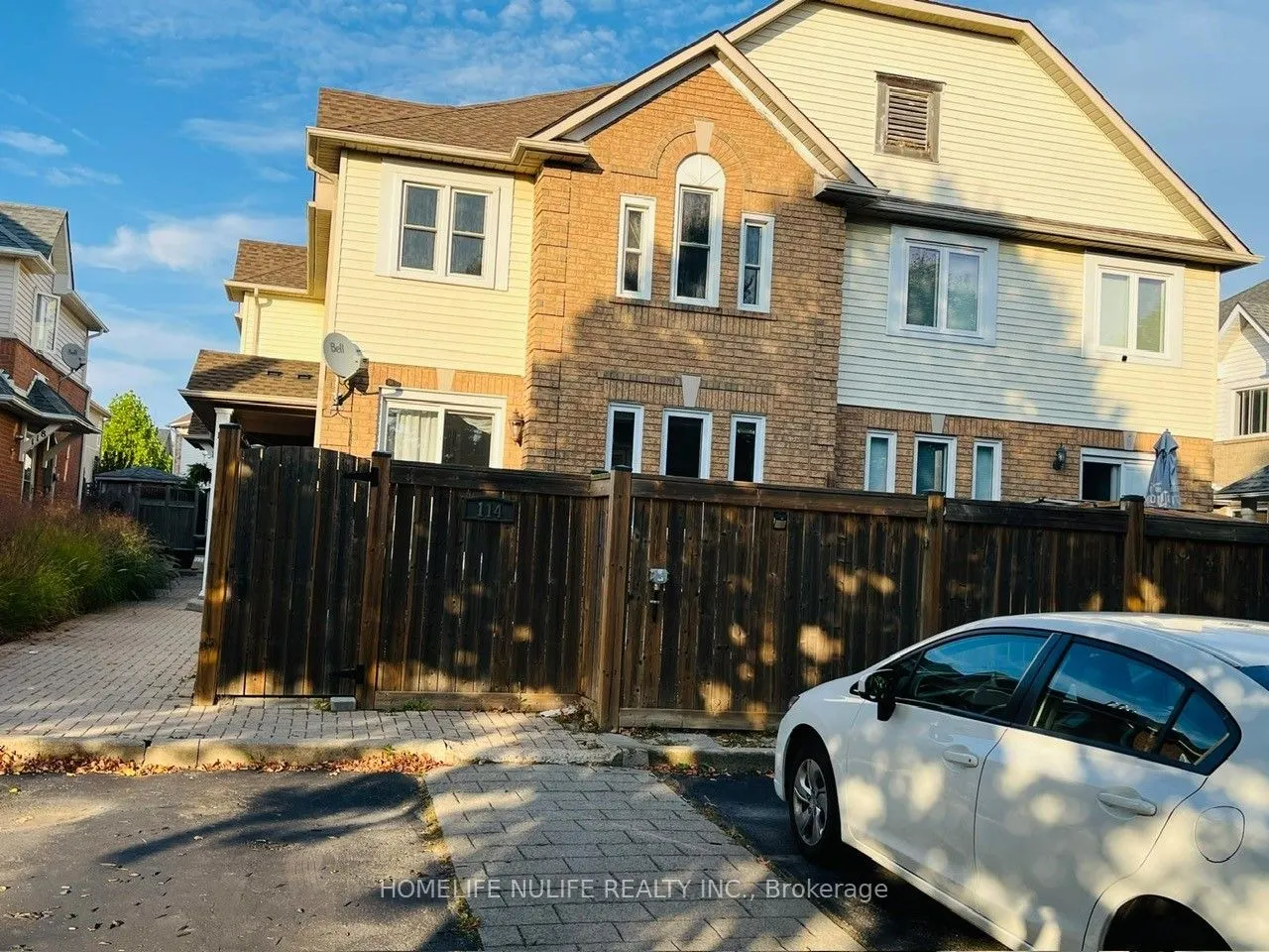 114 Fellowes Crescent