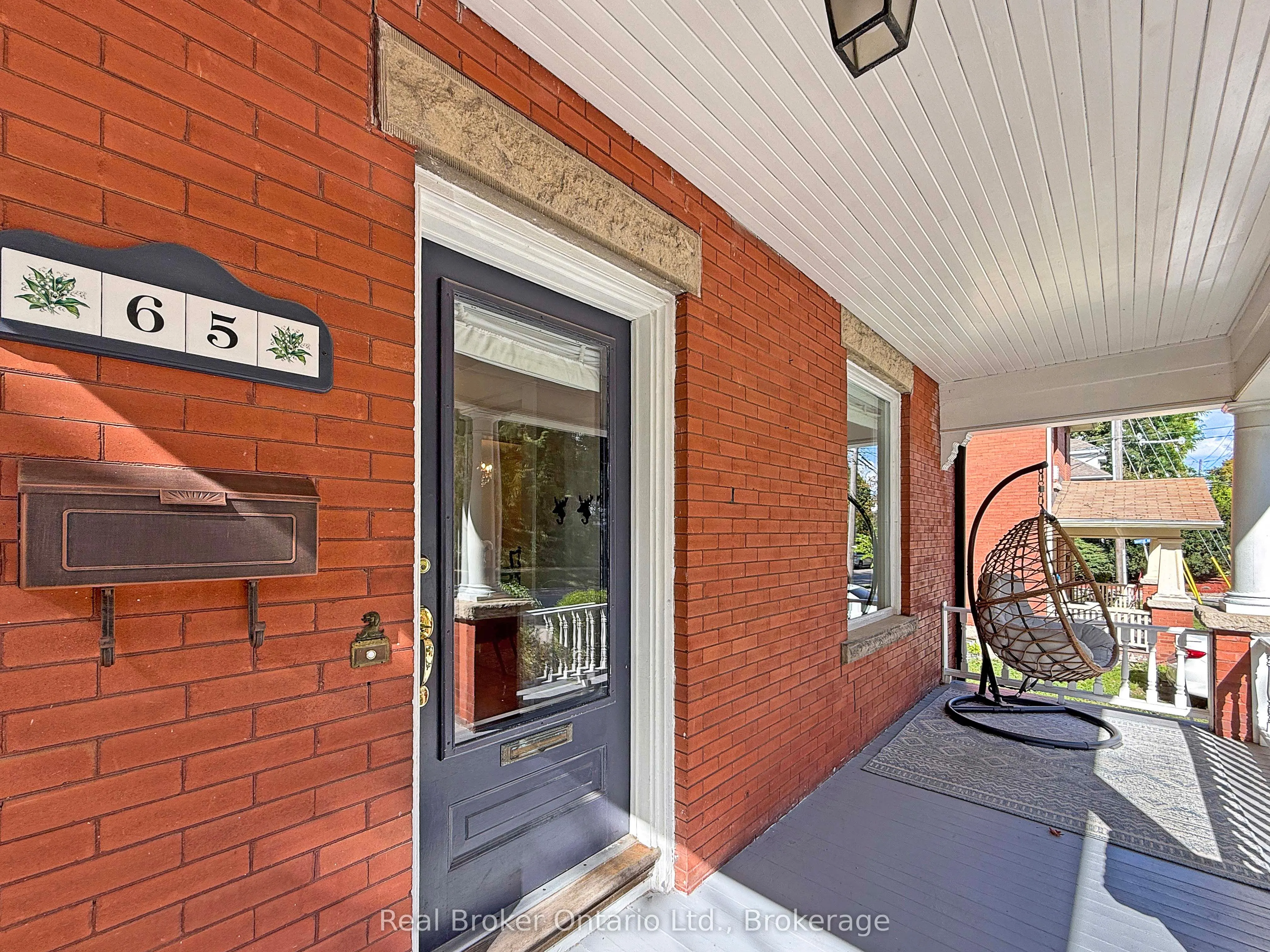 65 FORBES Avenue