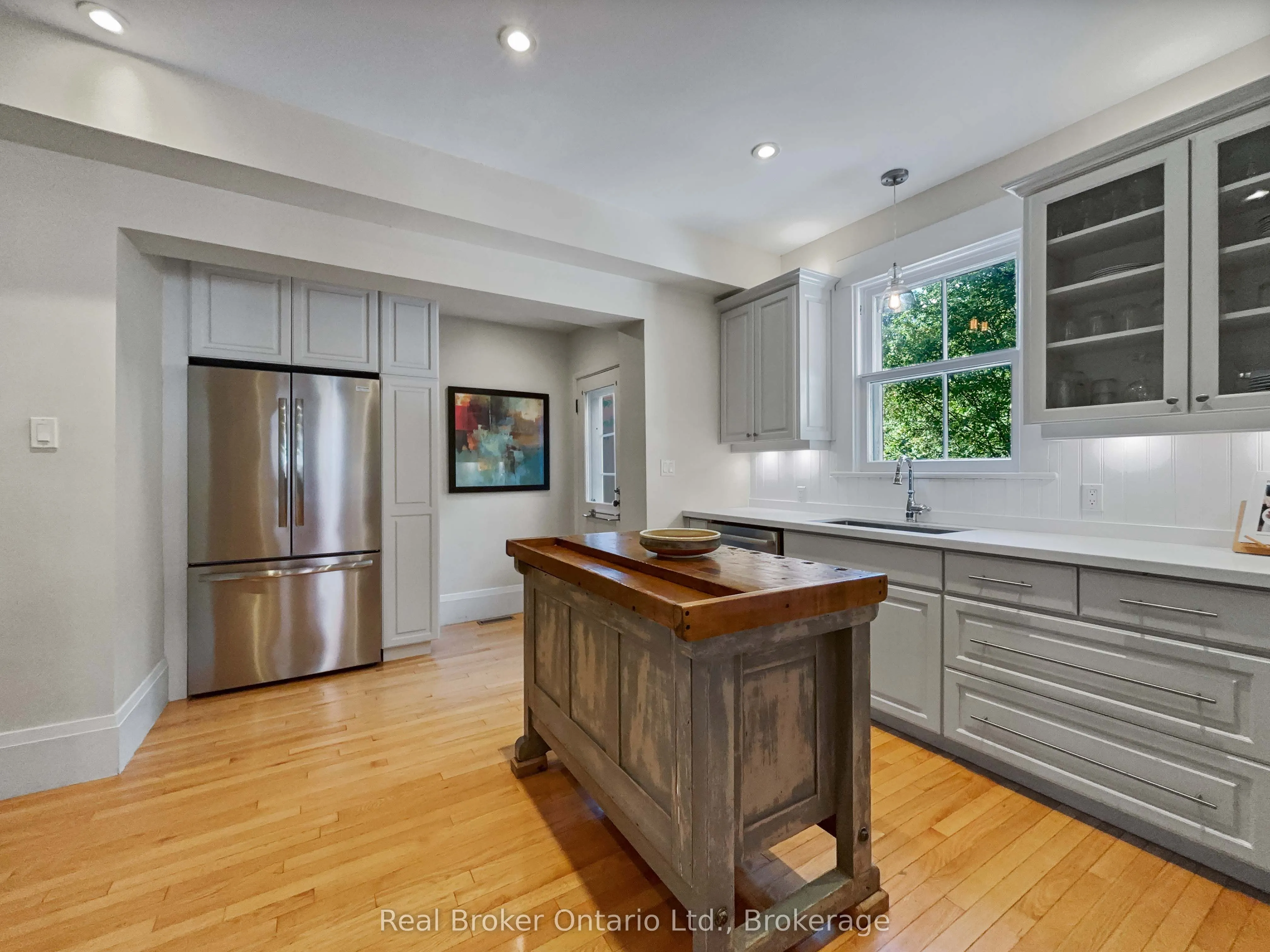 65 FORBES Avenue