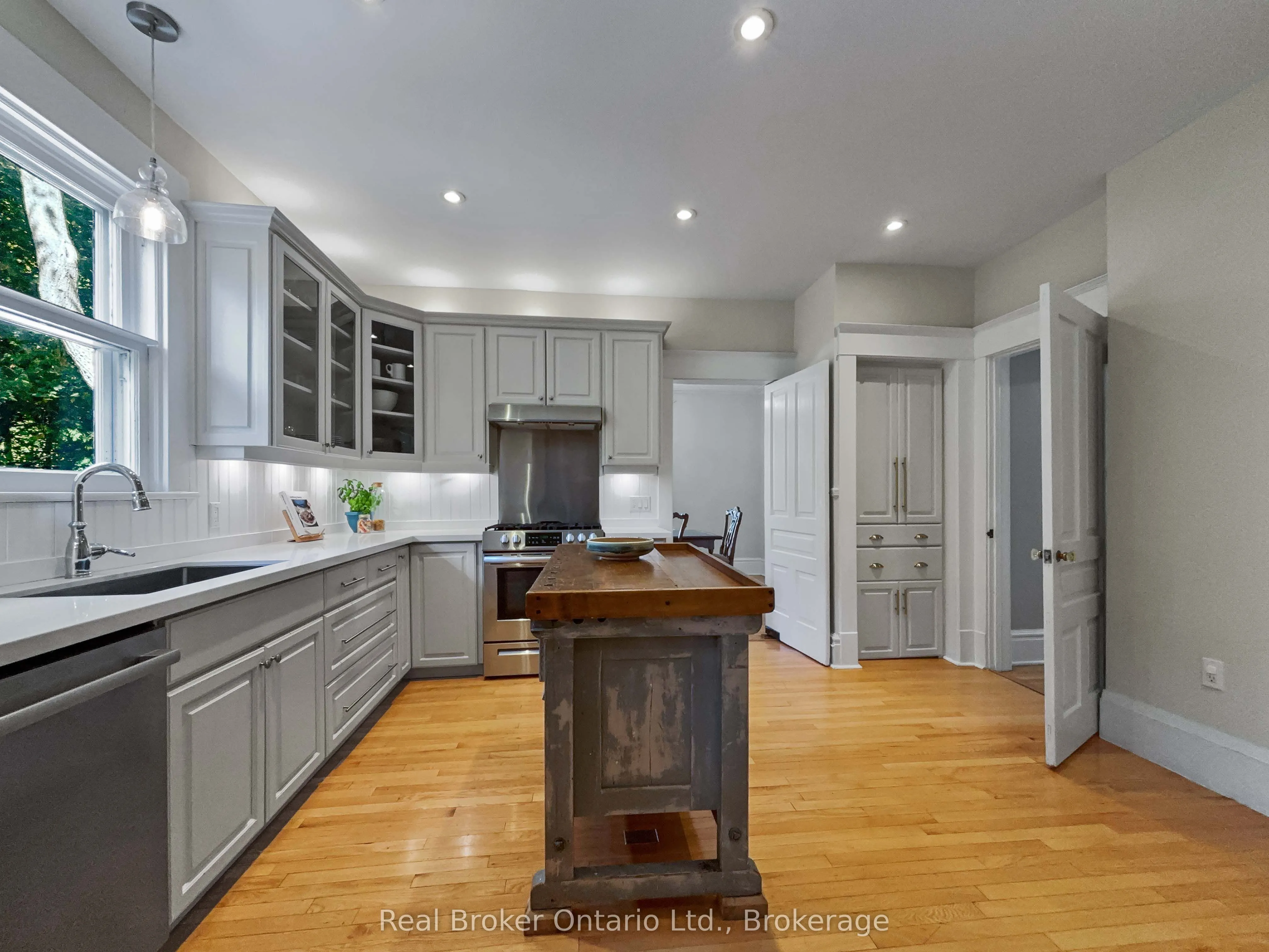 65 FORBES Avenue