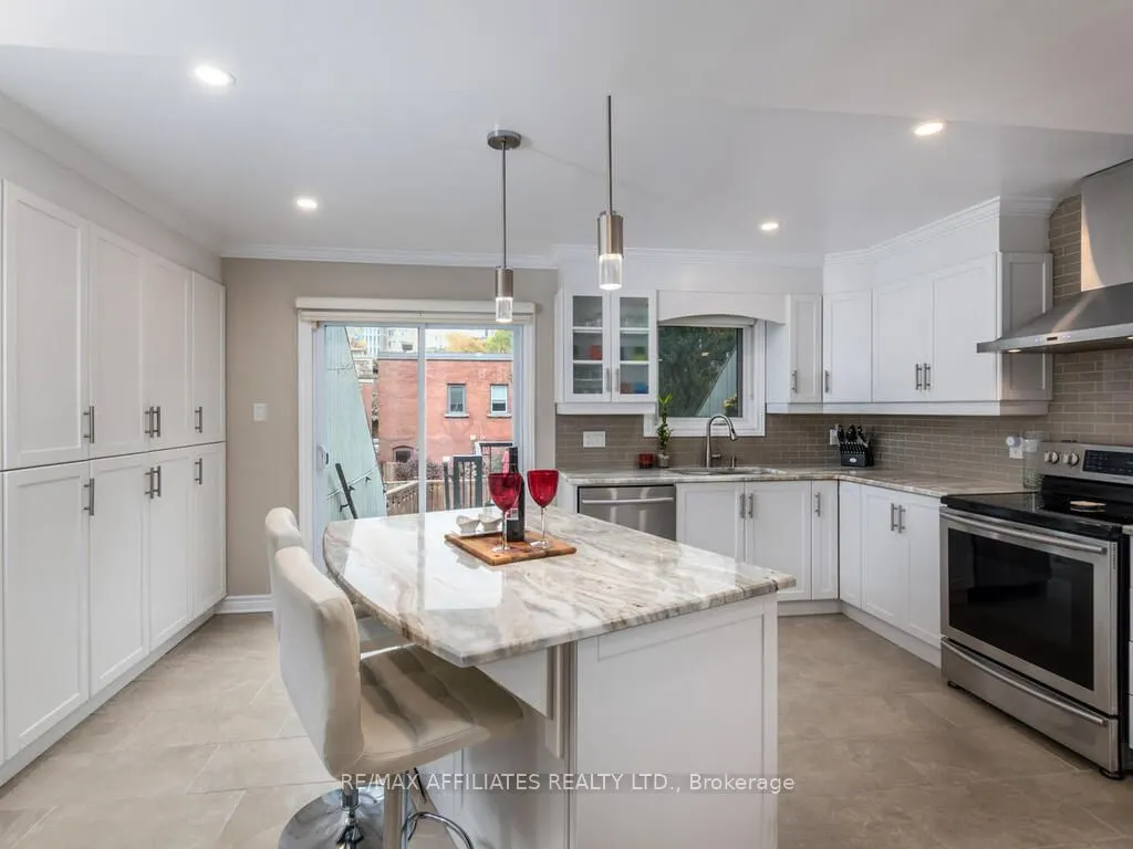 203 Booth Street
