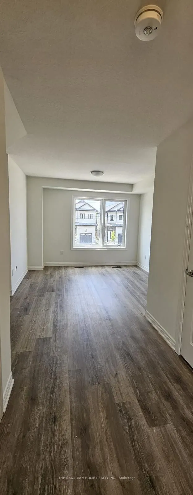 32 Reid Avenue N