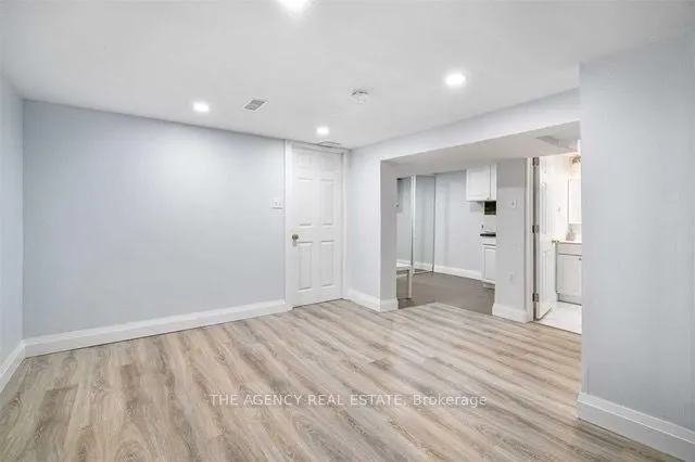 452 Niagara Street