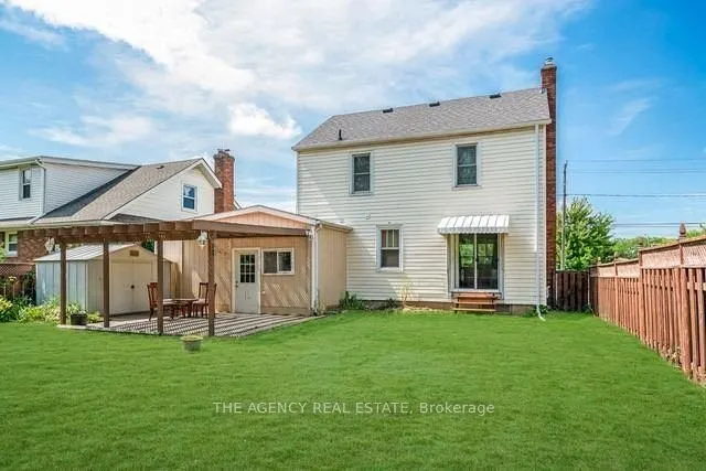 452 Niagara Street