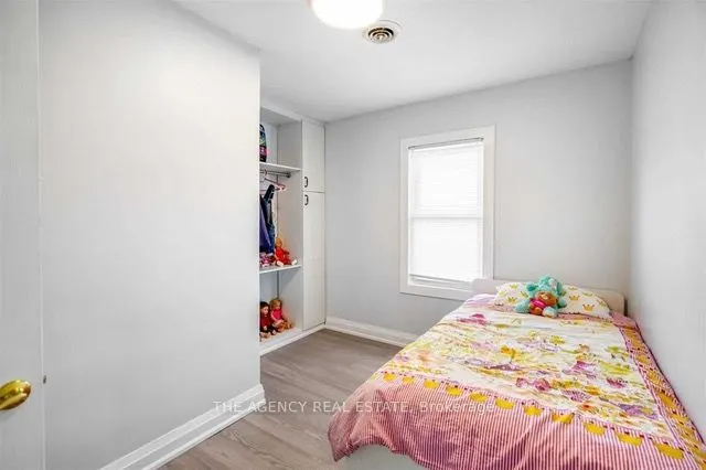 452 Niagara Street
