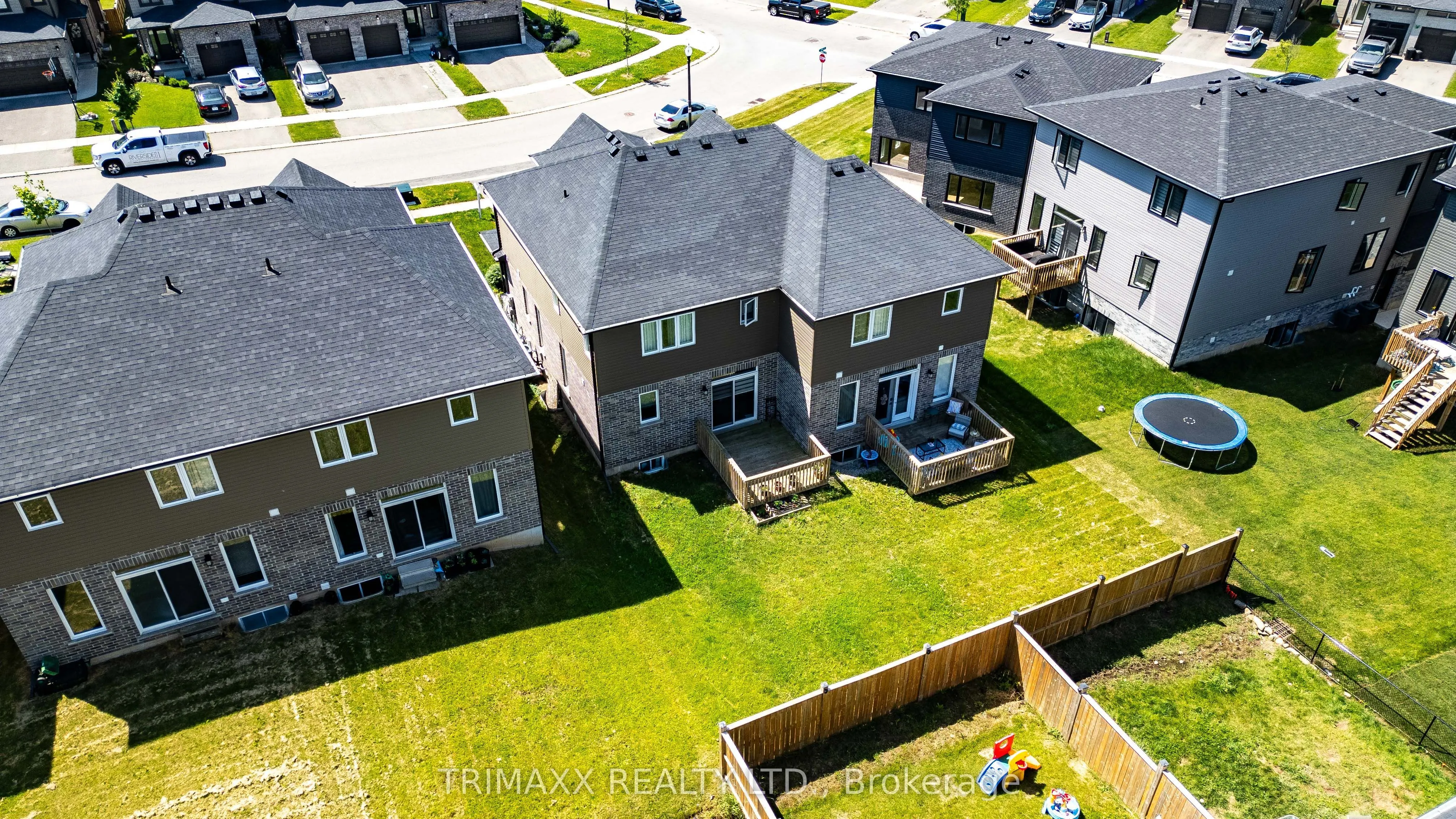 103 Links Crescent