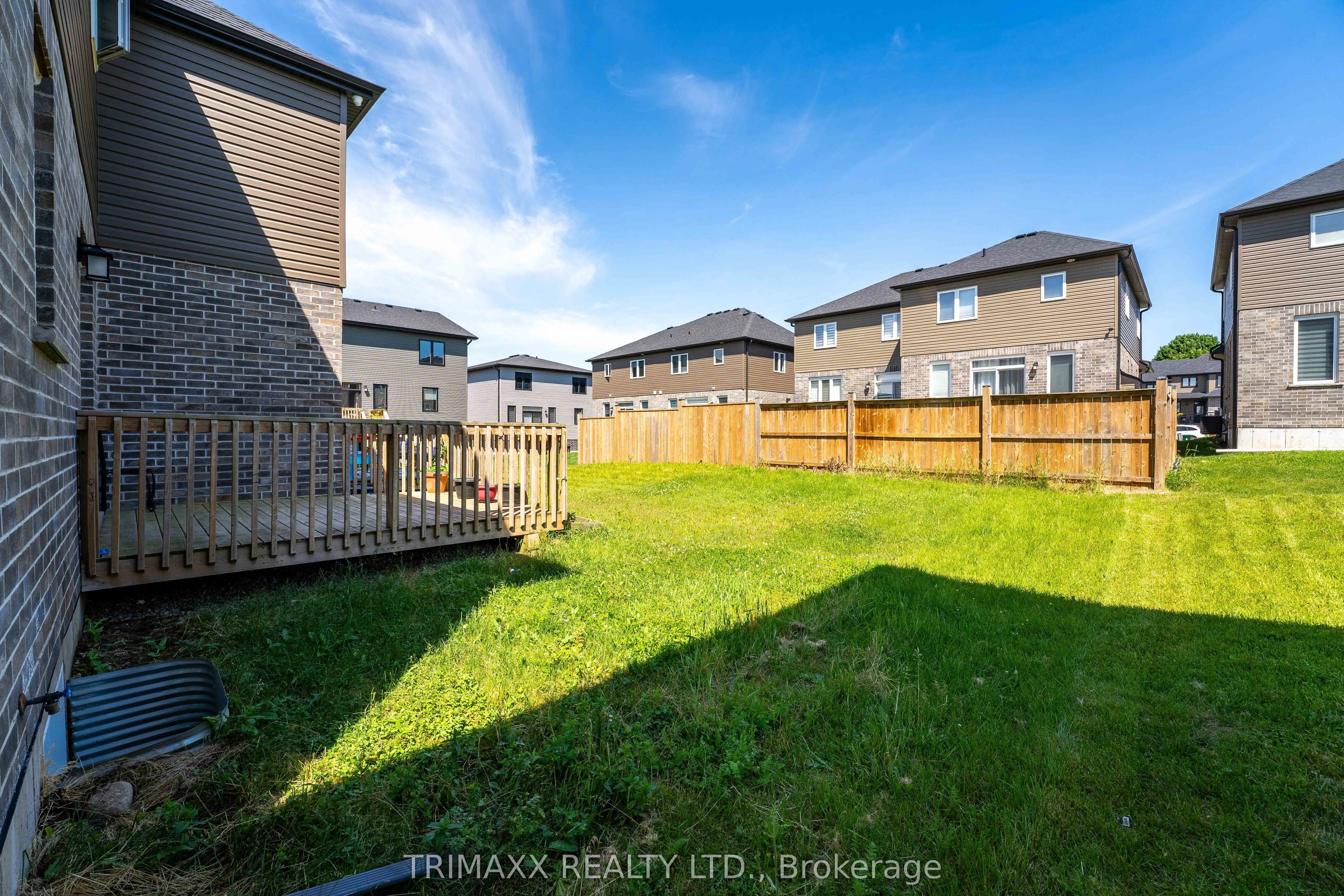 103 Links Crescent