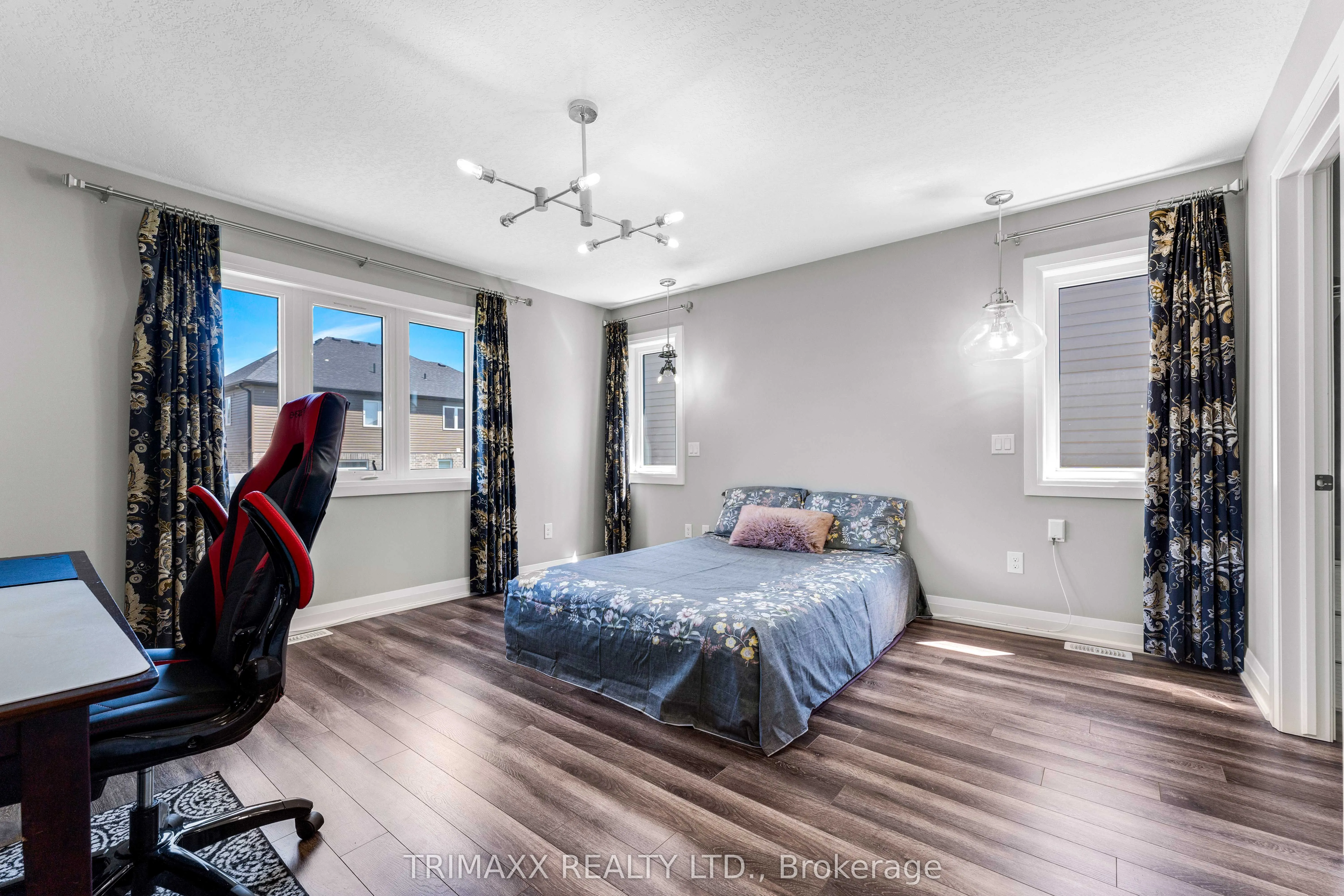 103 Links Crescent