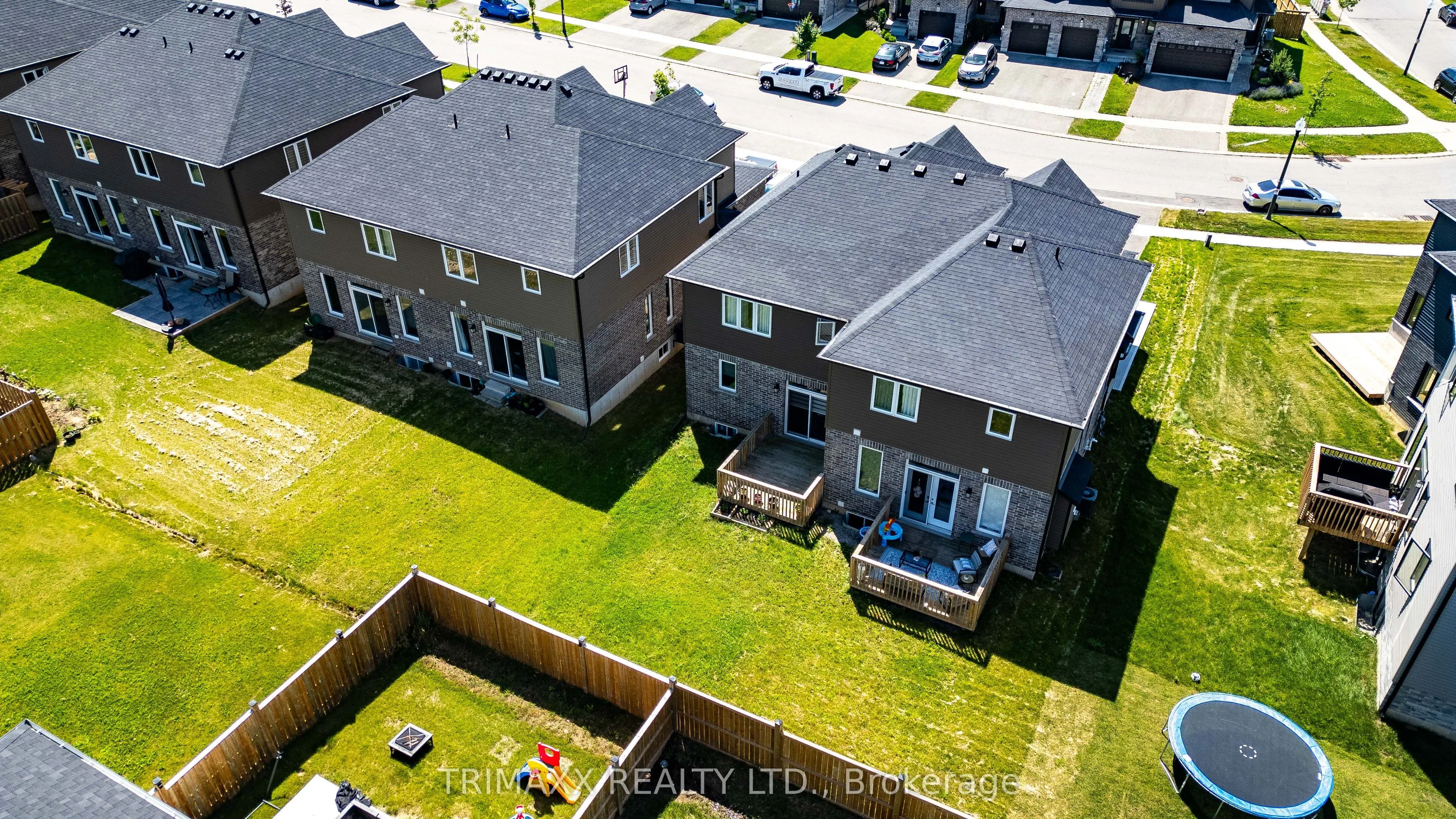 103 Links Crescent