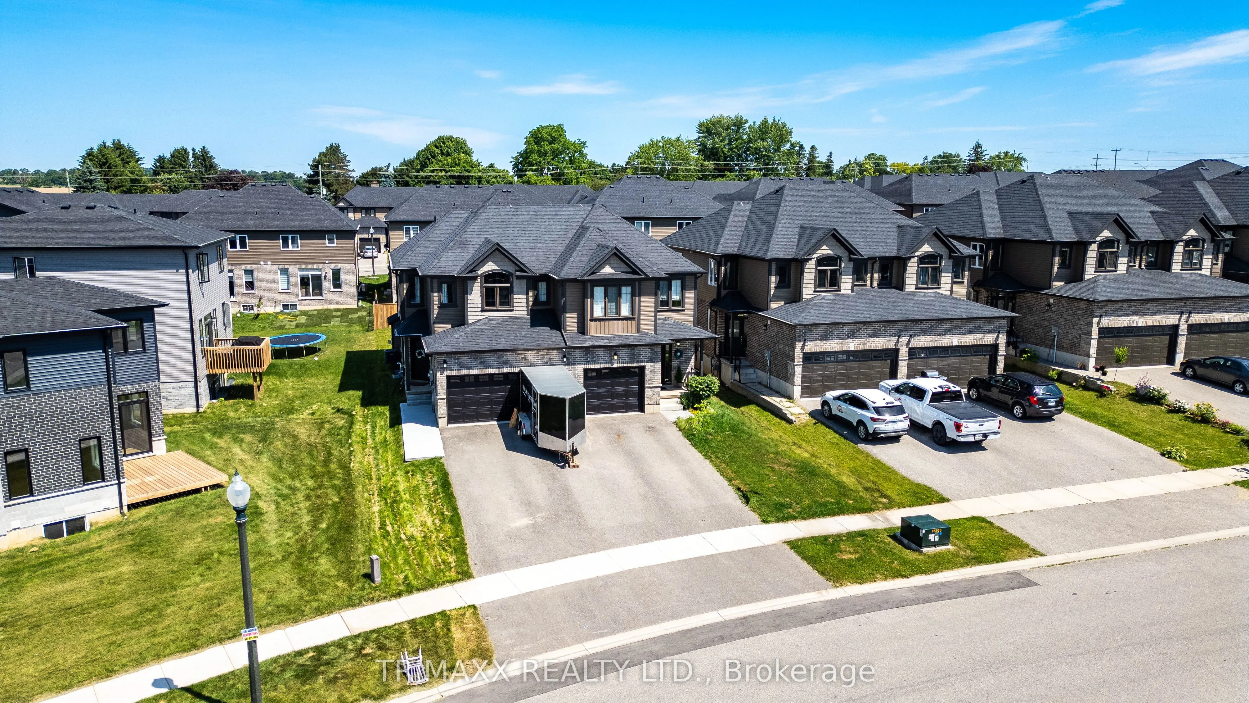 103 Links Crescent