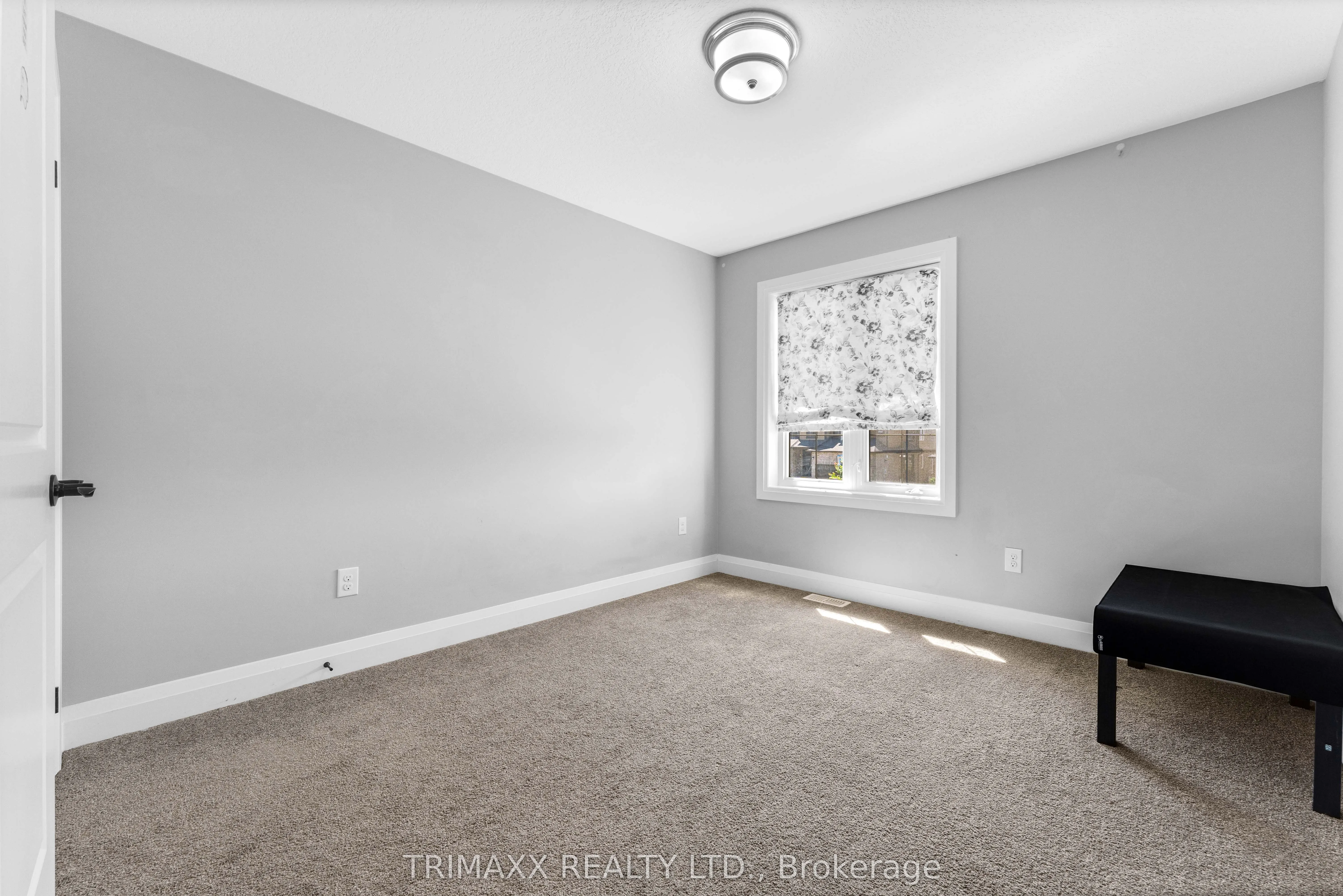 103 Links Crescent