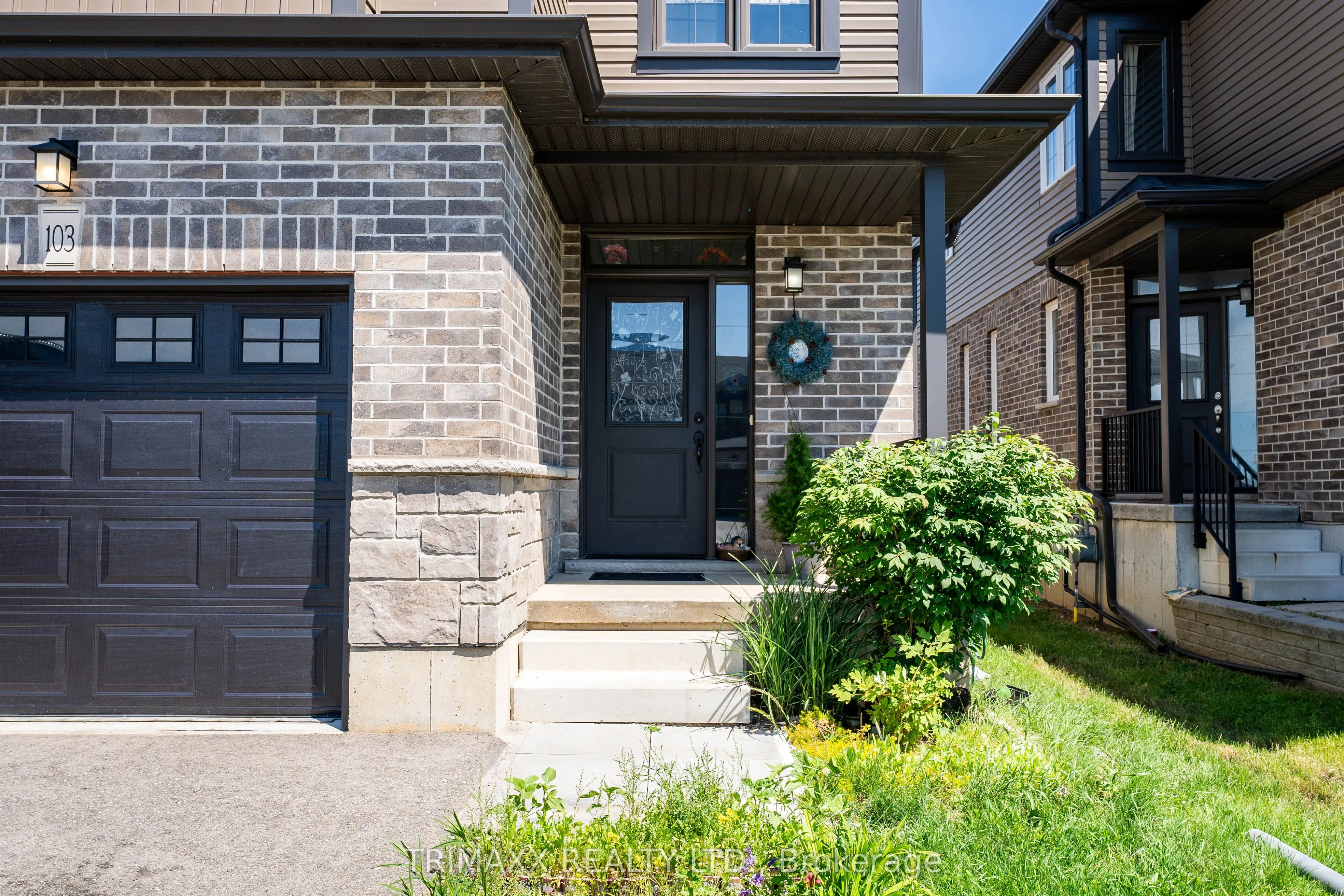 103 Links Crescent