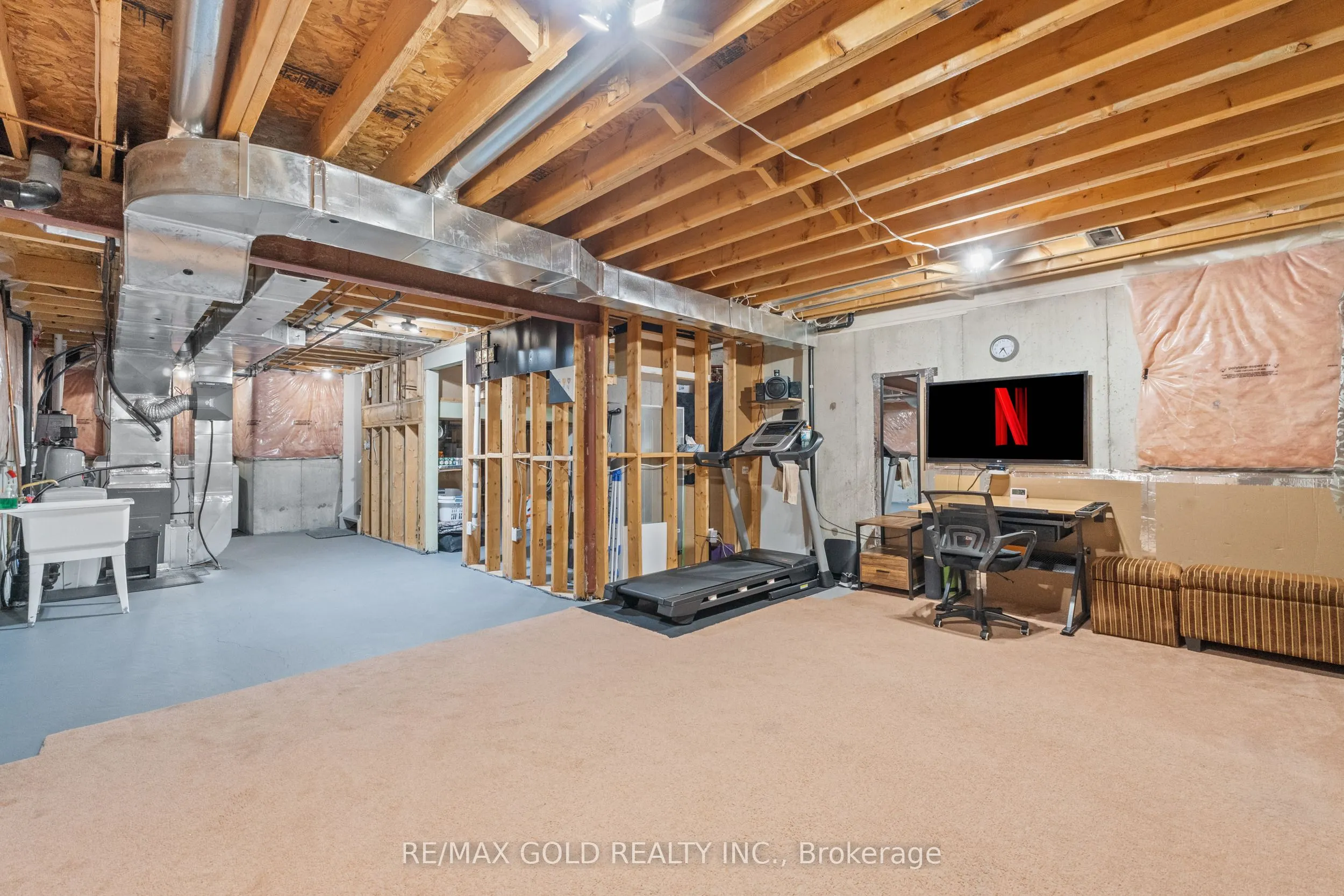 82 Pony Way