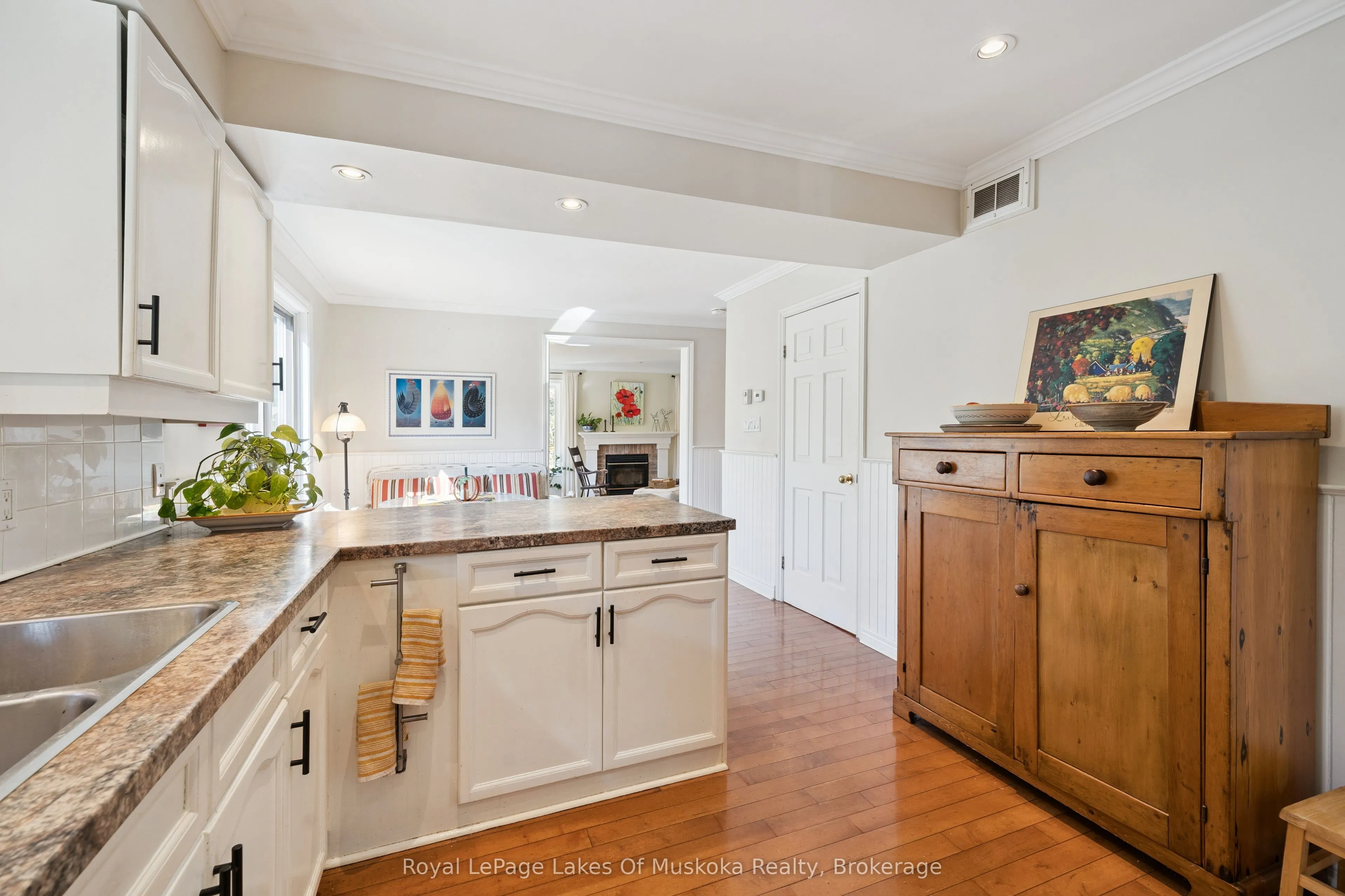 1779 Muskoka Rd 118 Road W