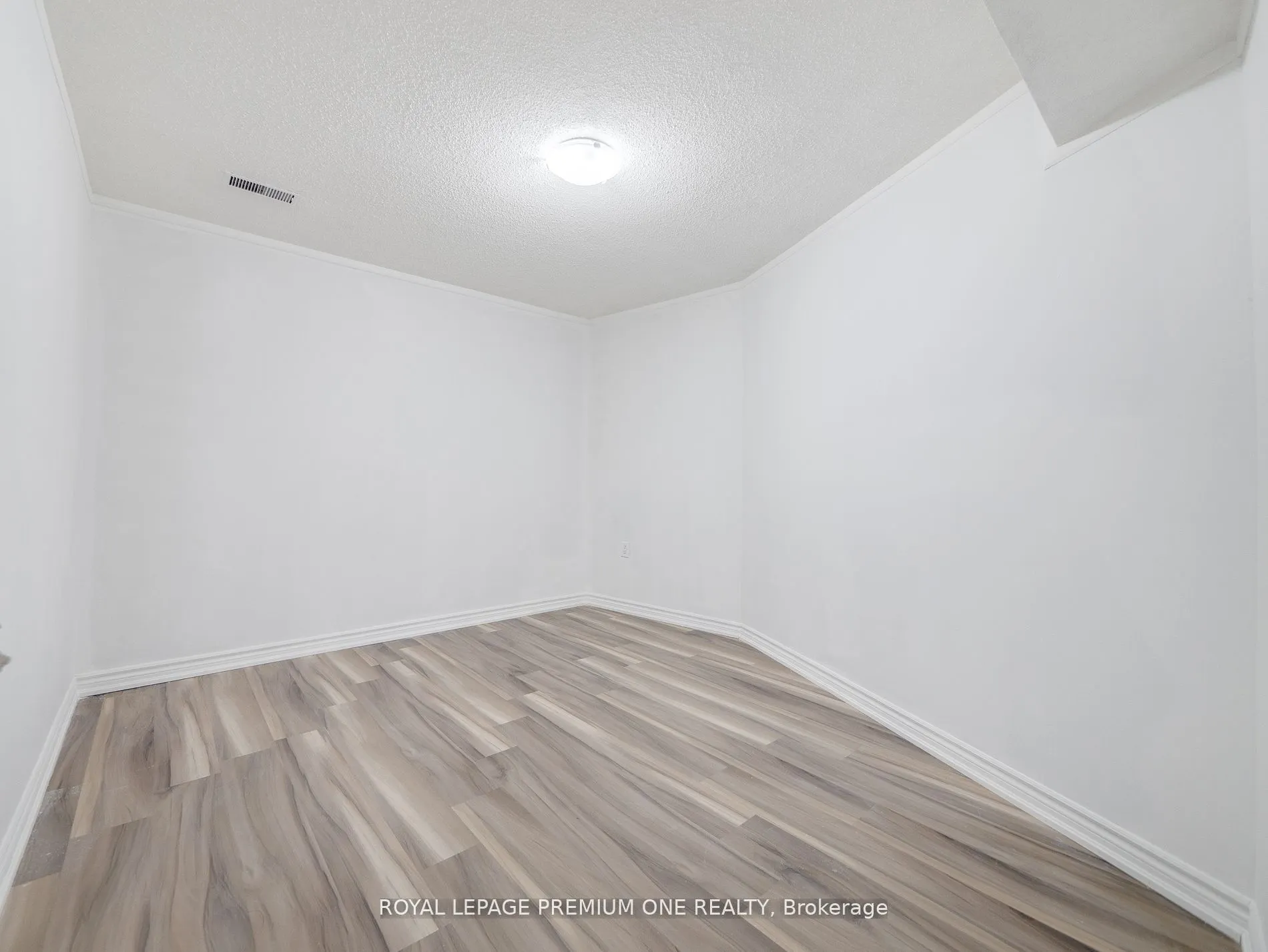 935 Strasburg Road, #Lower