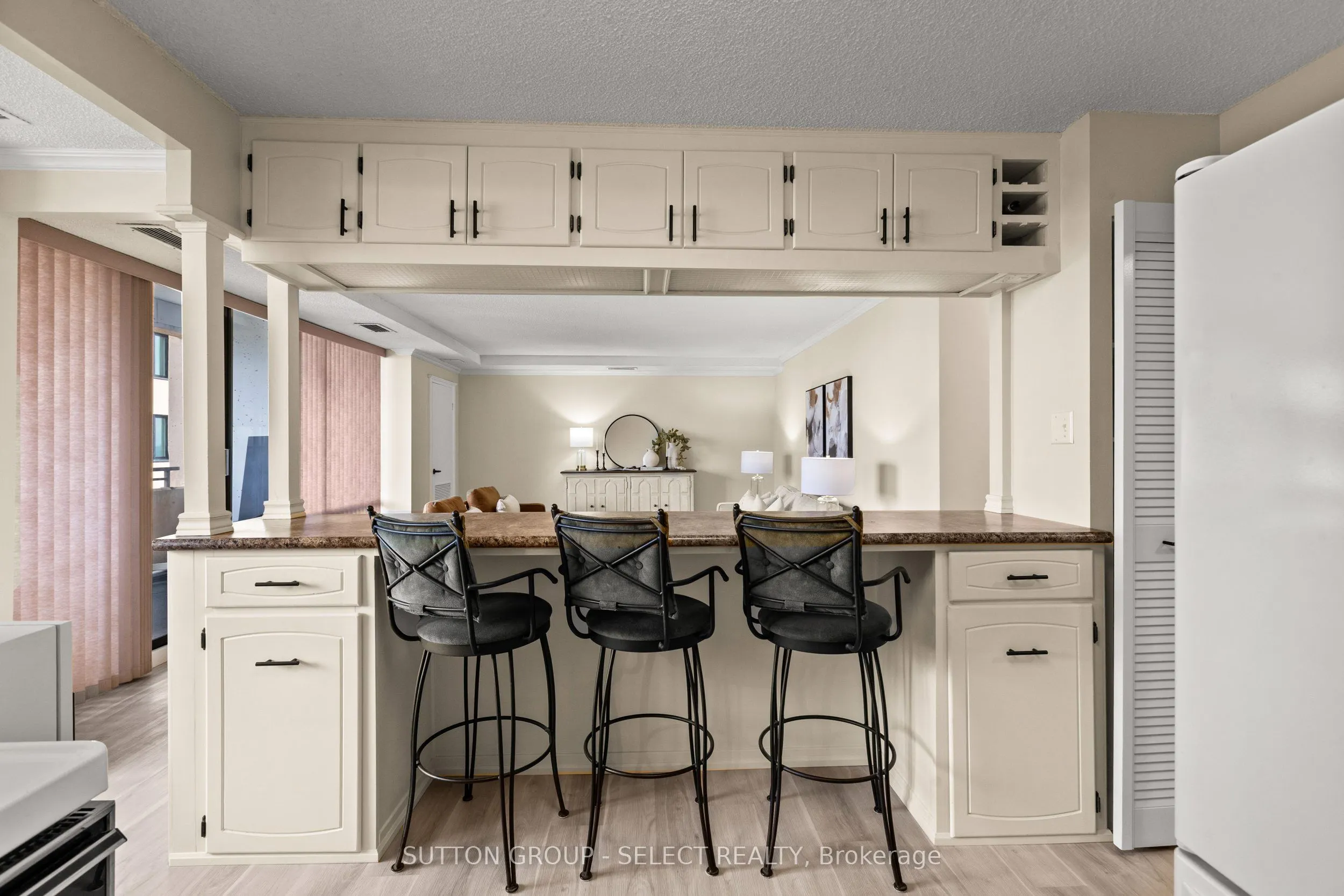 380 King Street, #S01702
