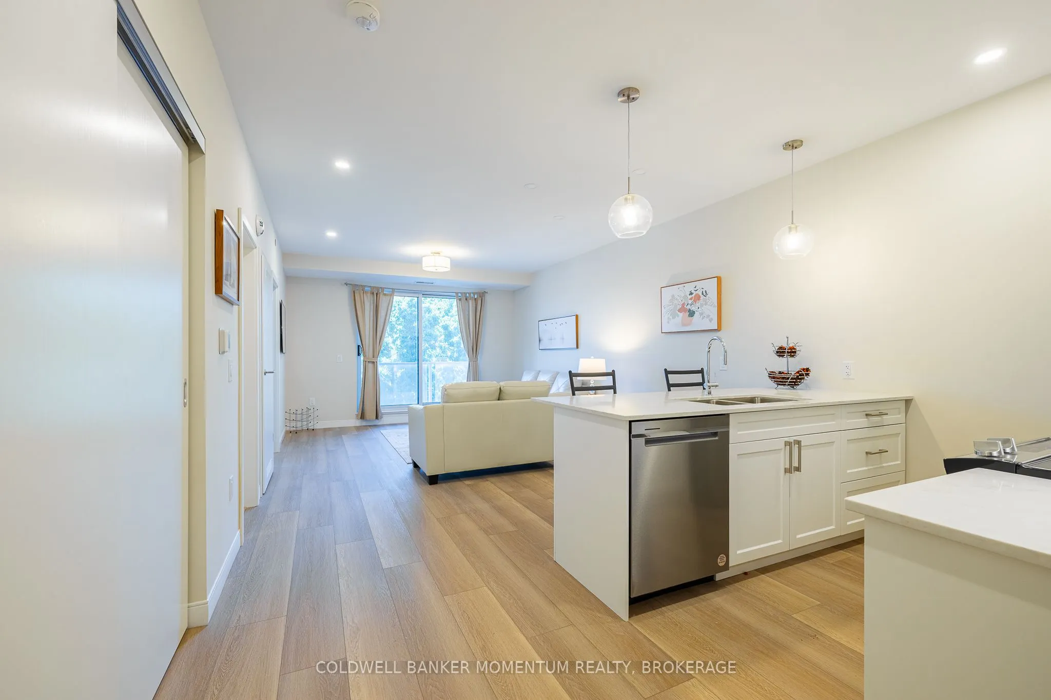 118 West Street, #403