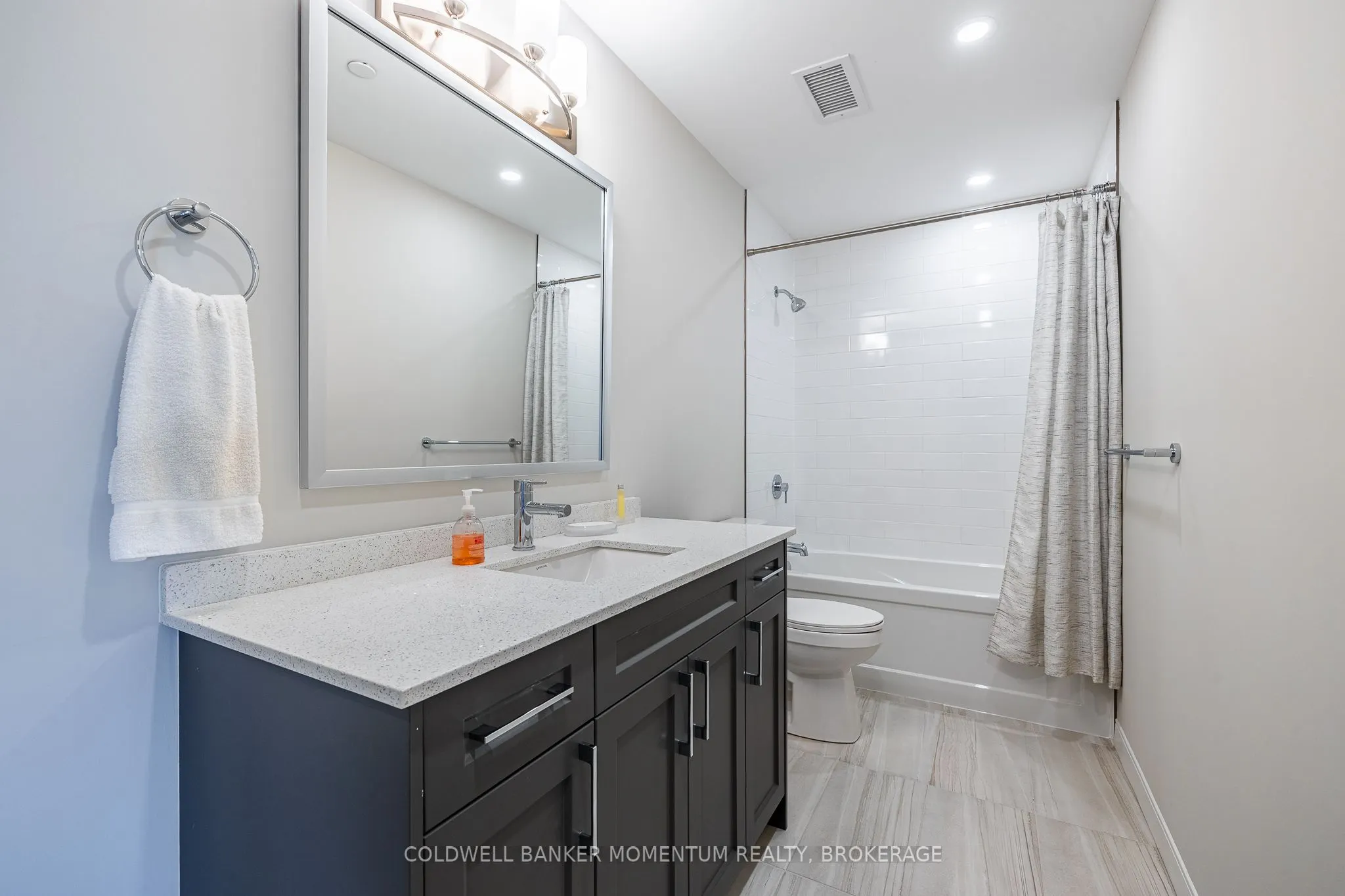 118 West Street, #403