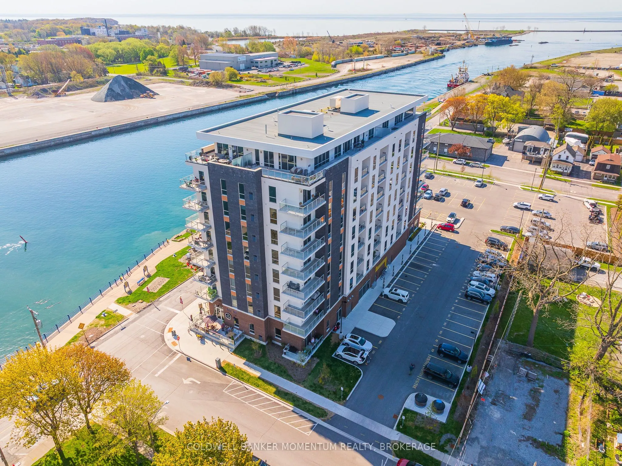 118 West Street, #403