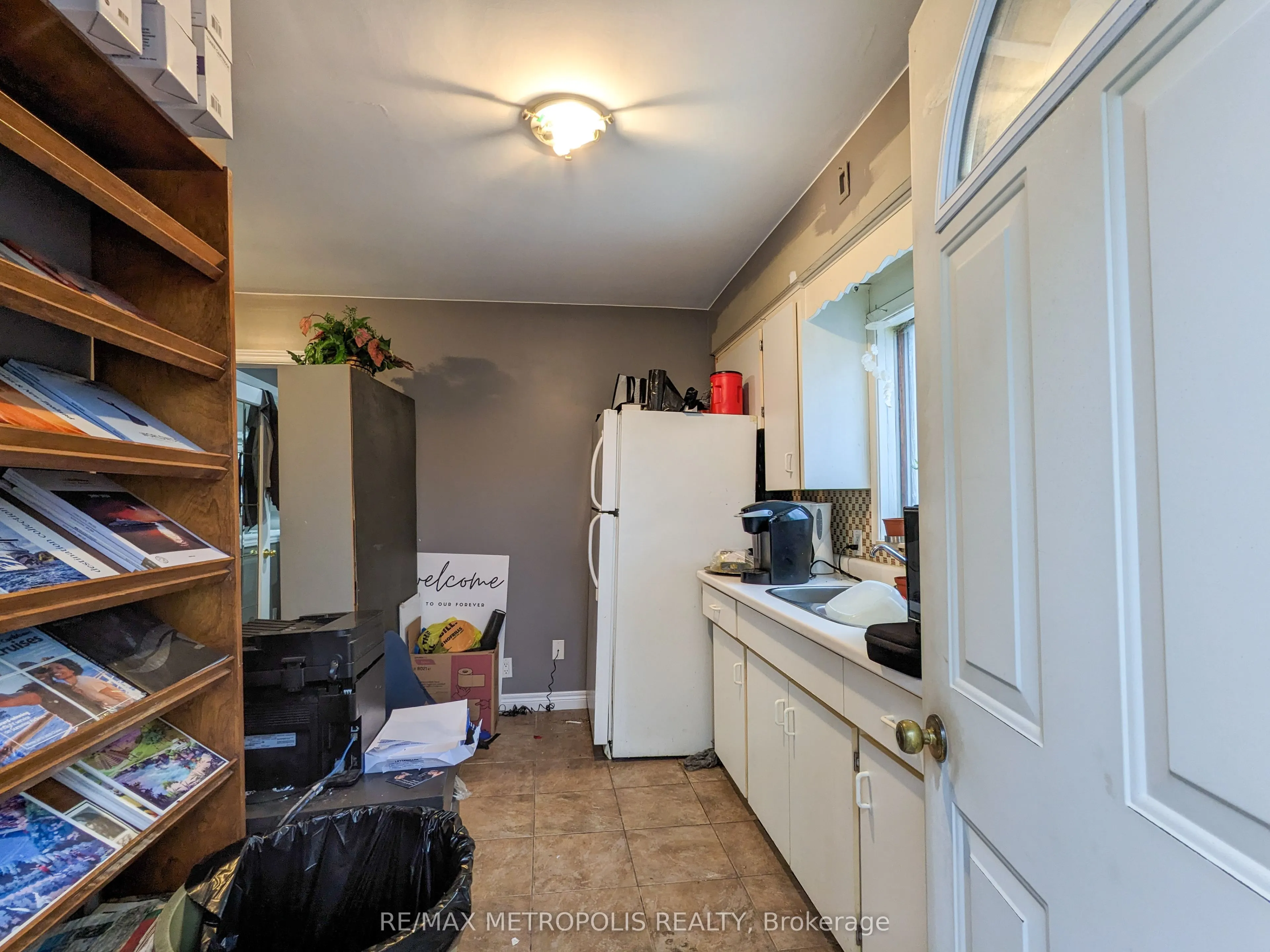 533 Christina Street N