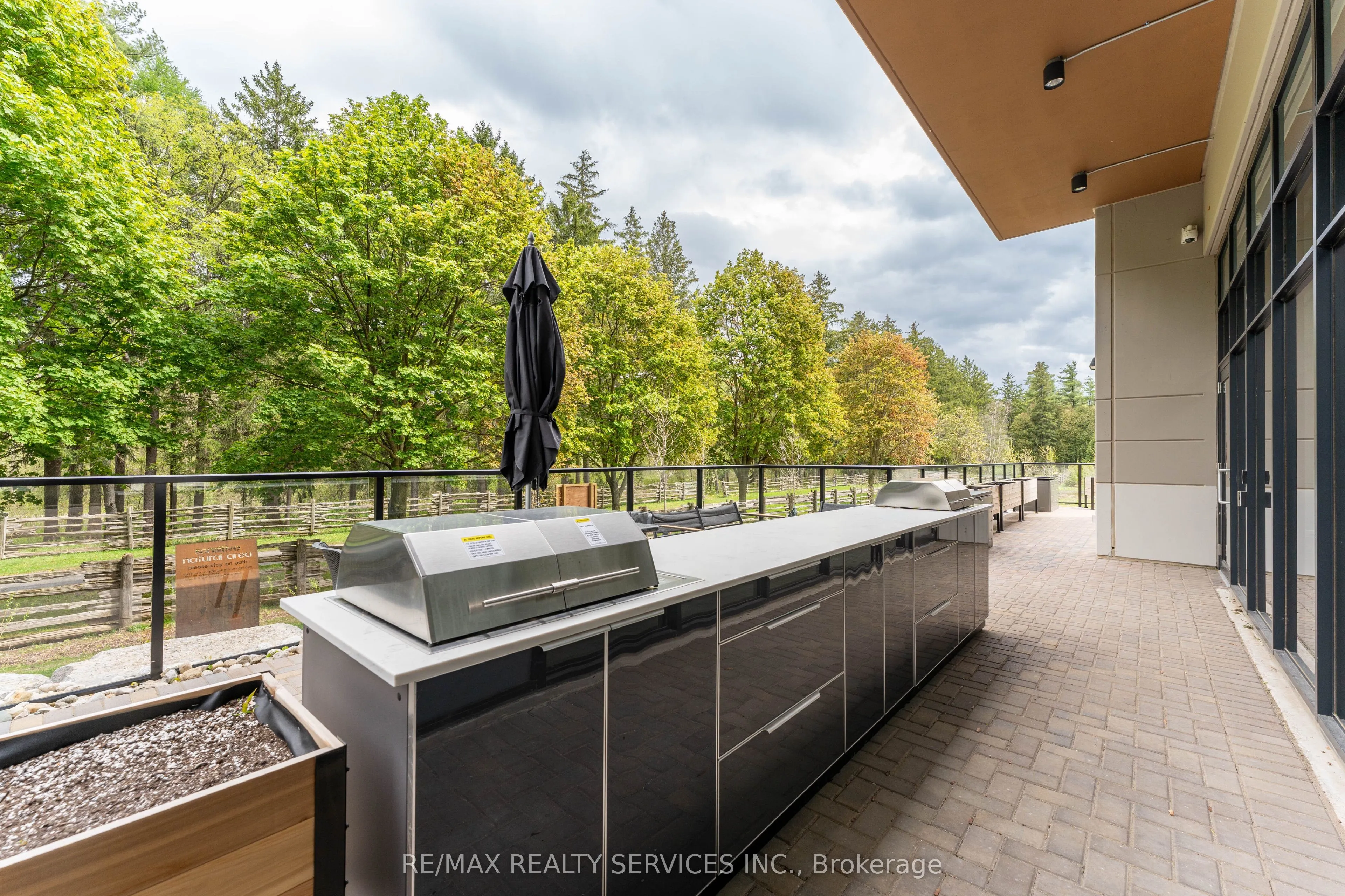 525 New Dundee Road, #402