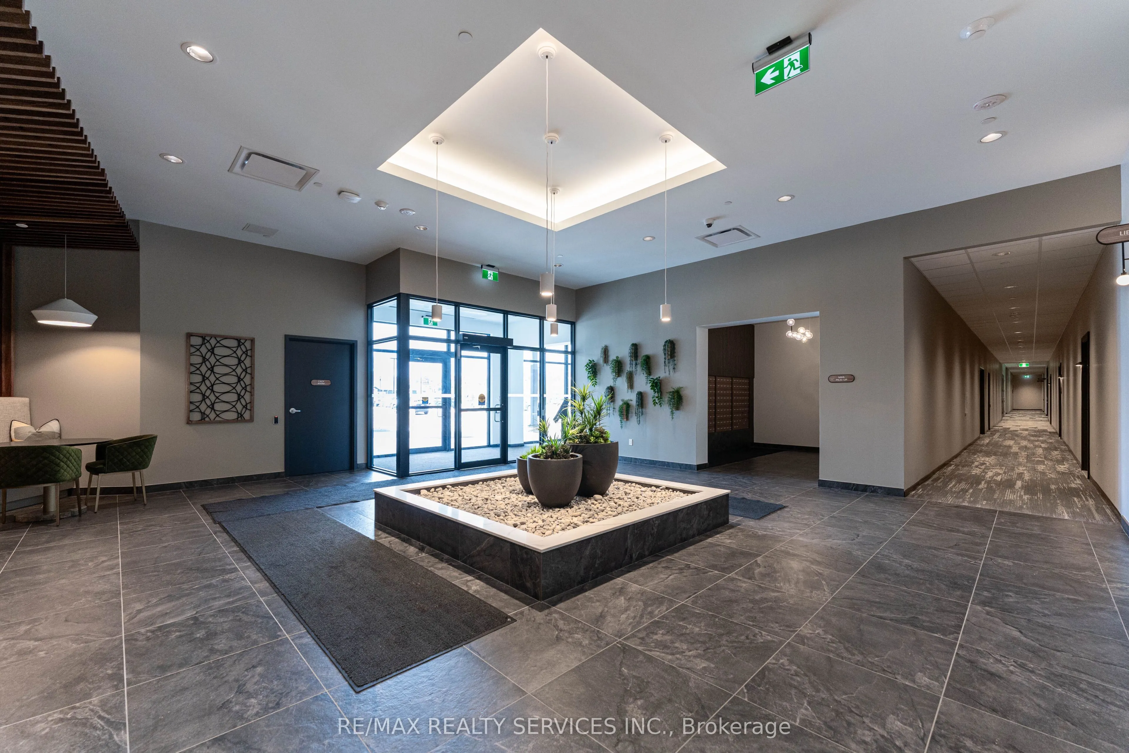 525 New Dundee Road, #402