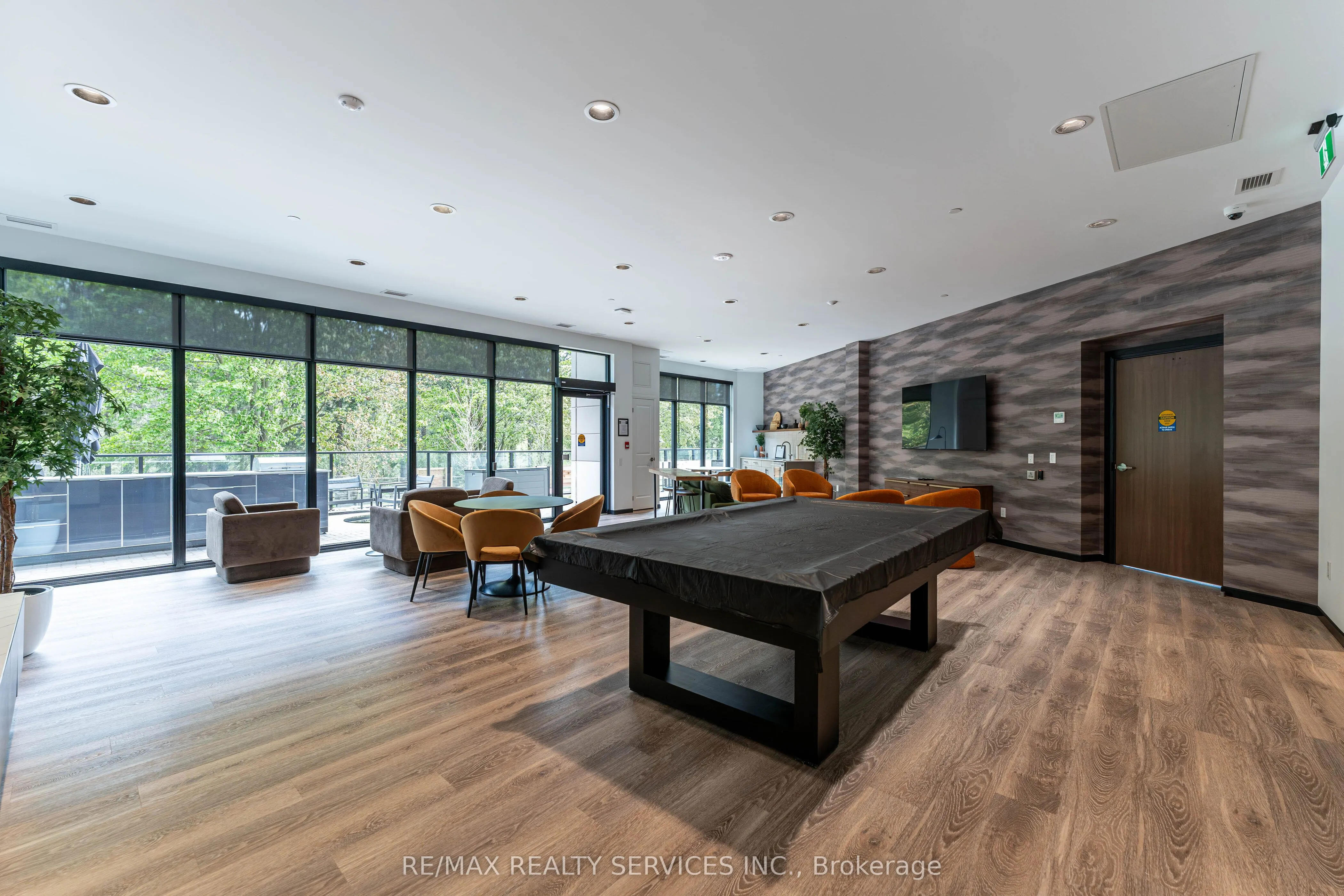 525 New Dundee Road, #402