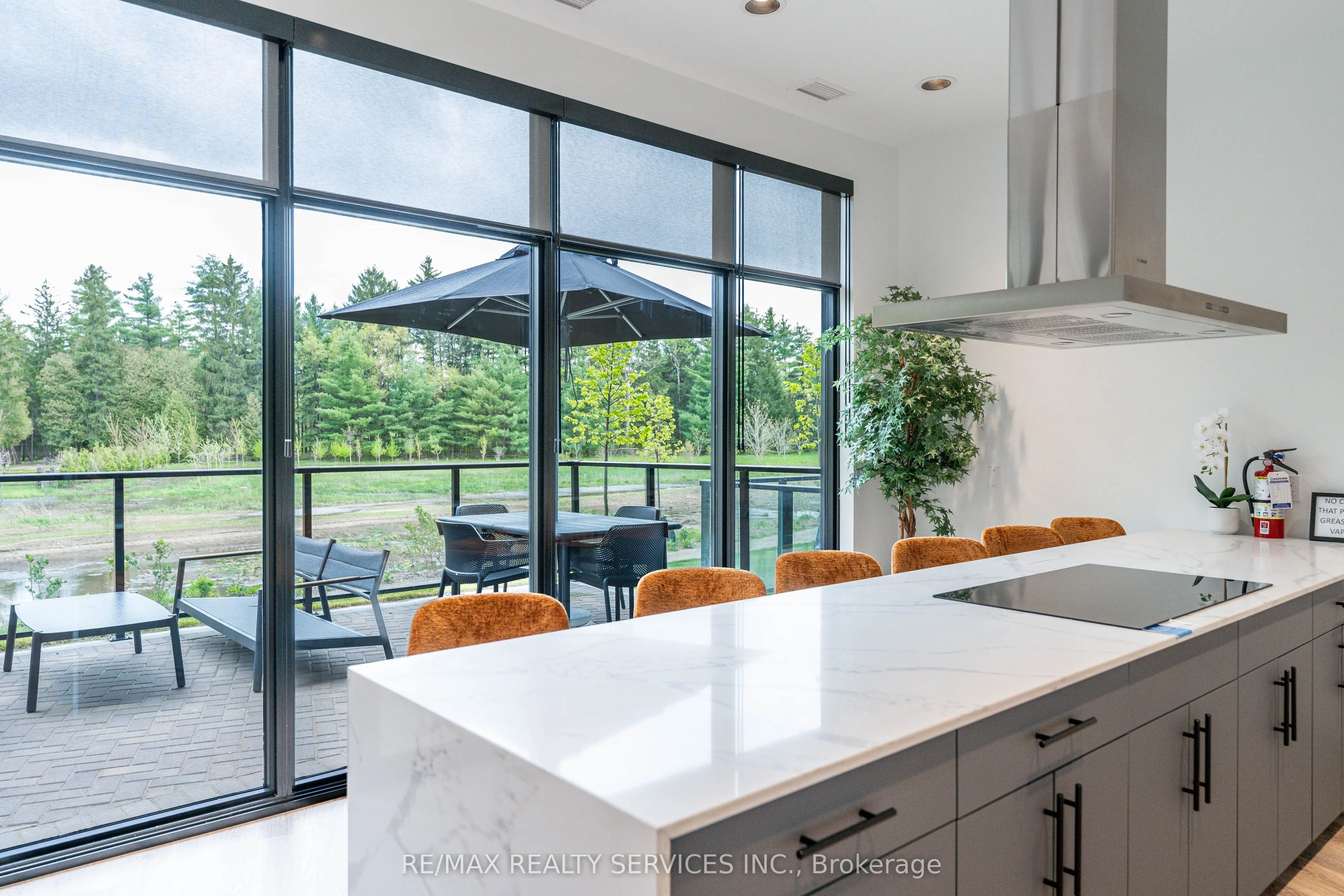 525 New Dundee Road, #402