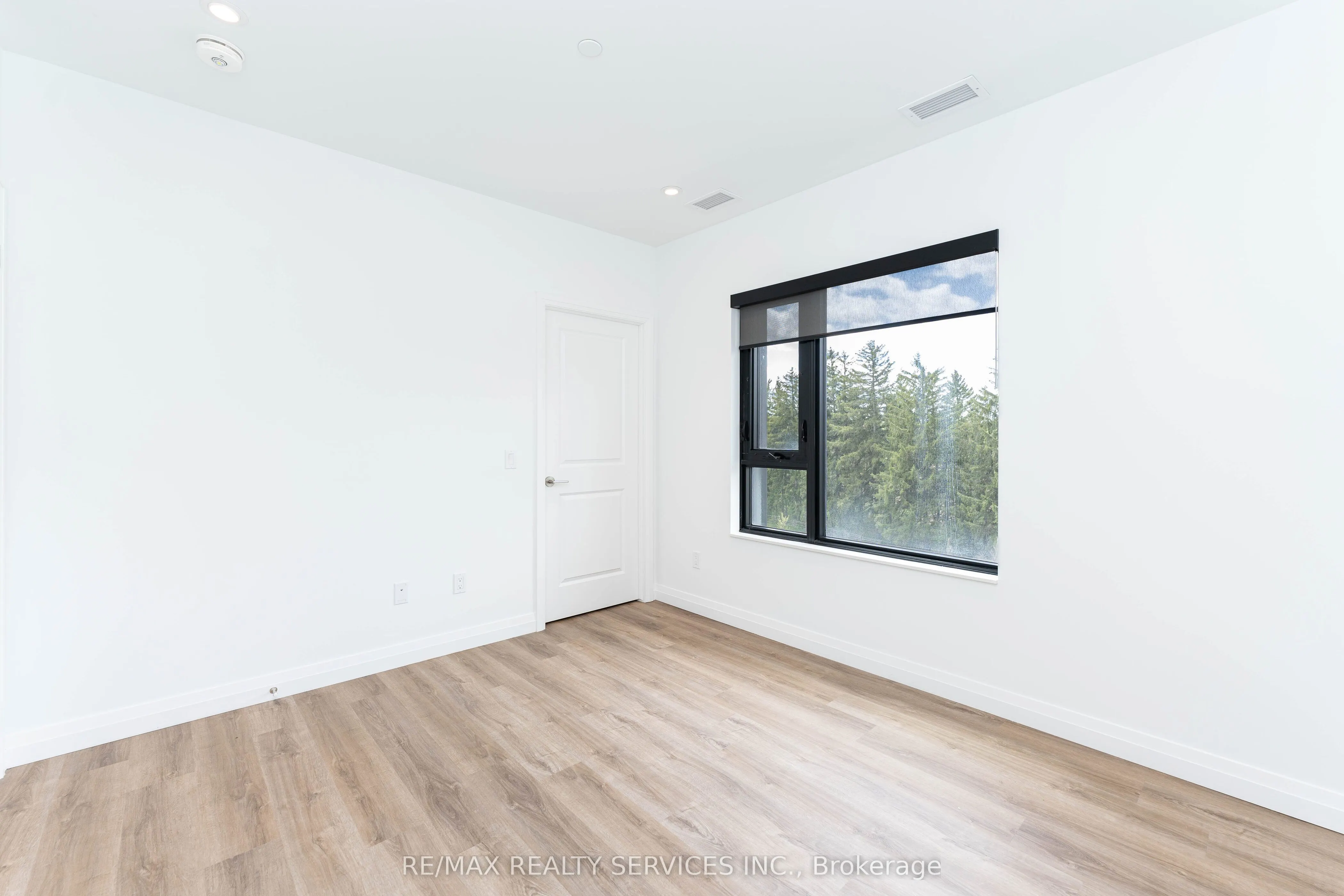 525 New Dundee Road, #402