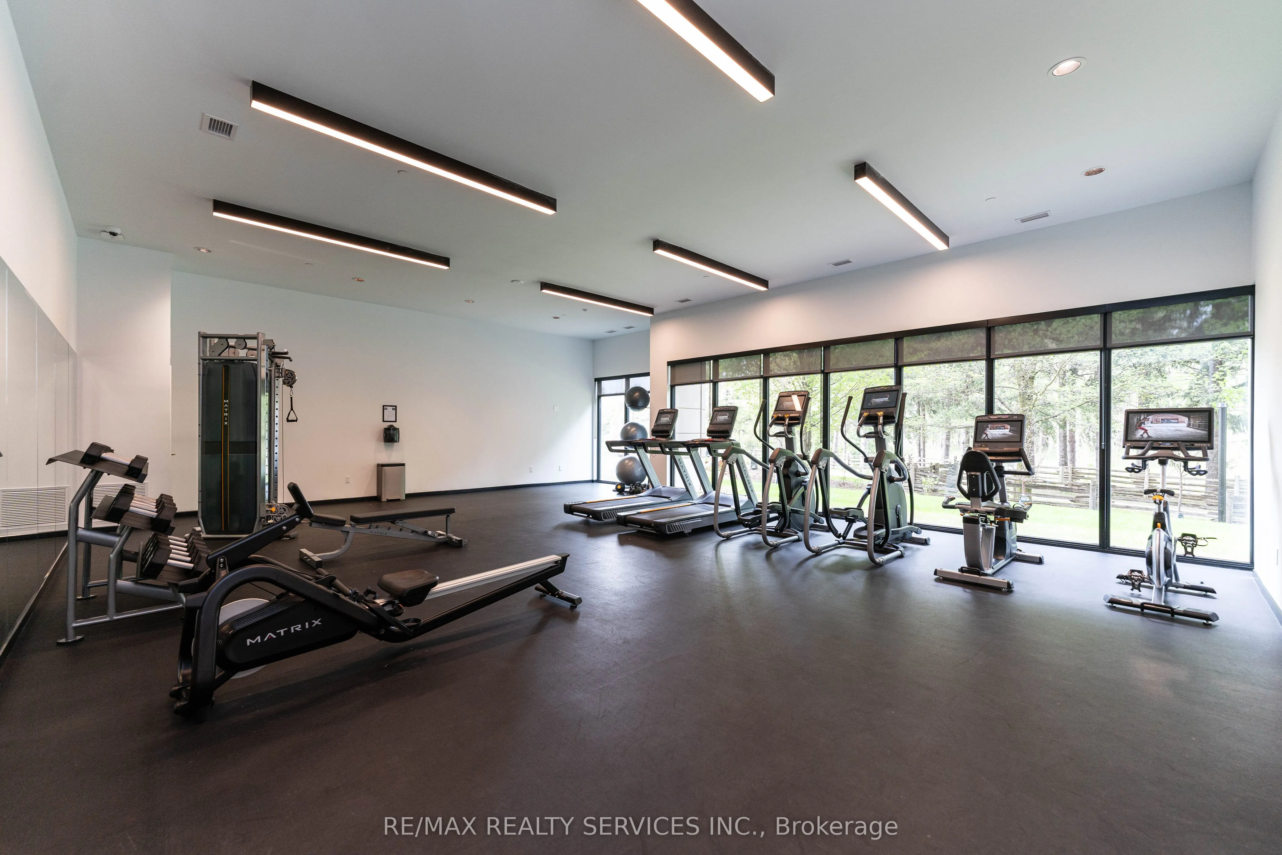 525 New Dundee Road, #402