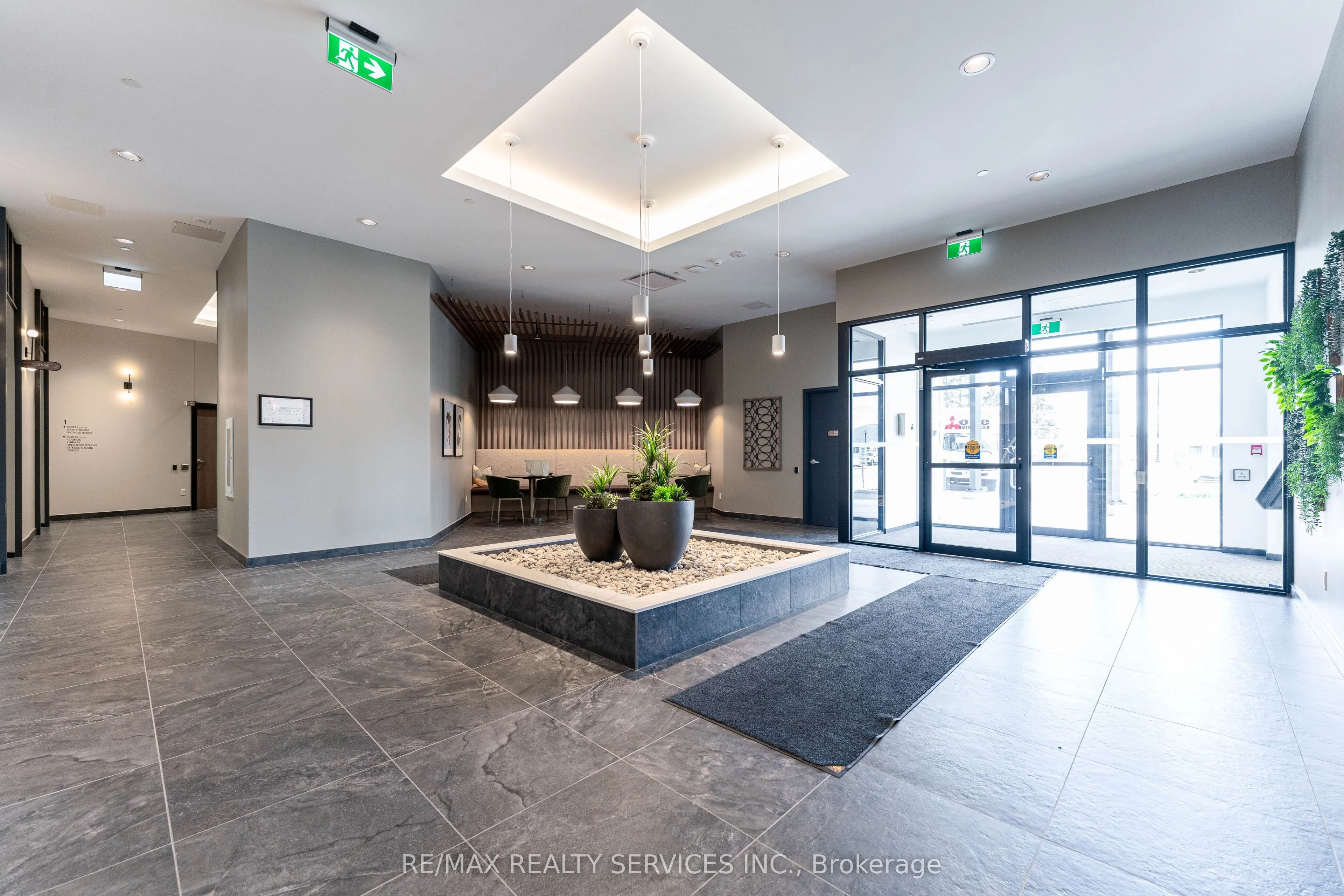 525 New Dundee Road, #402