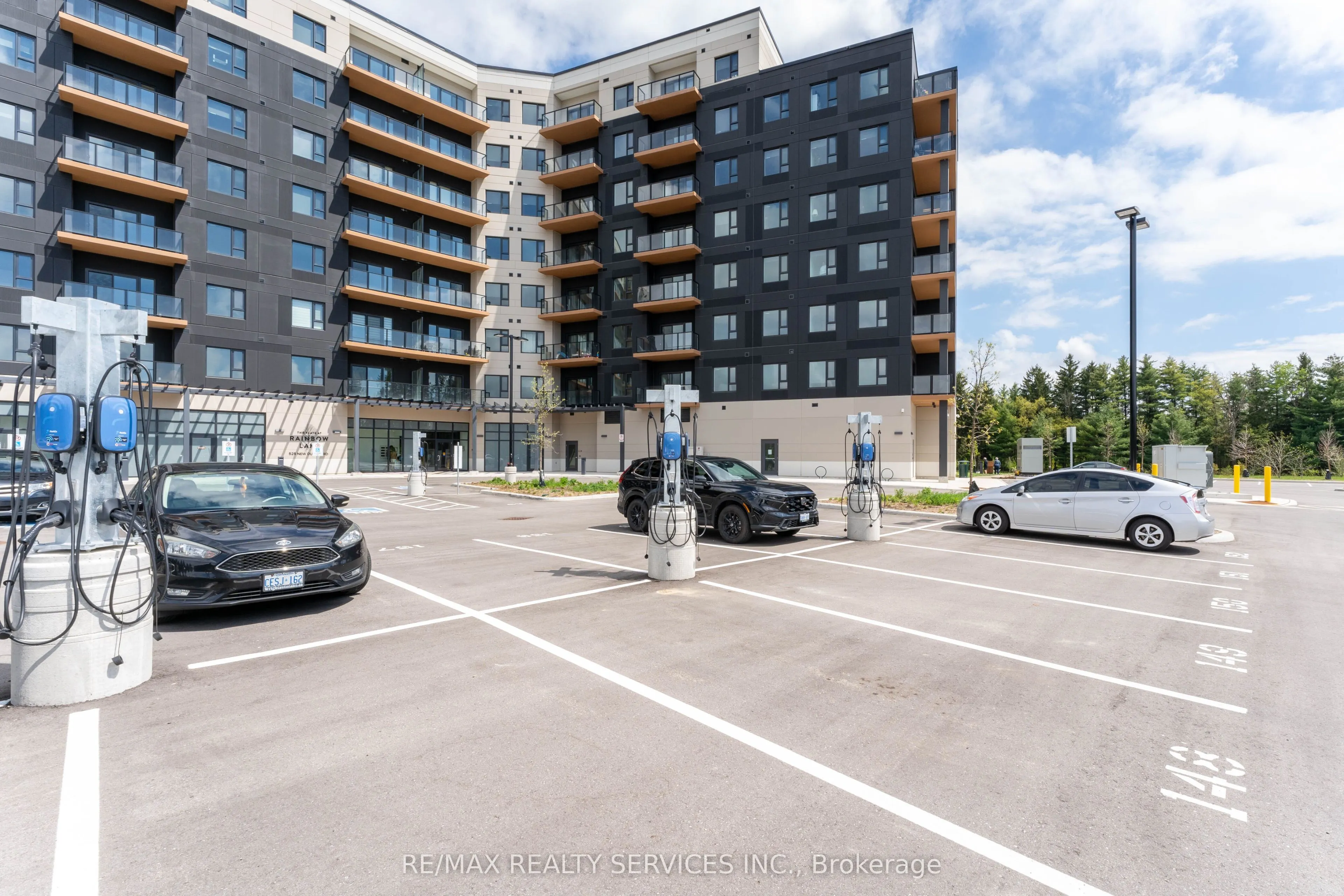 525 New Dundee Road, #402