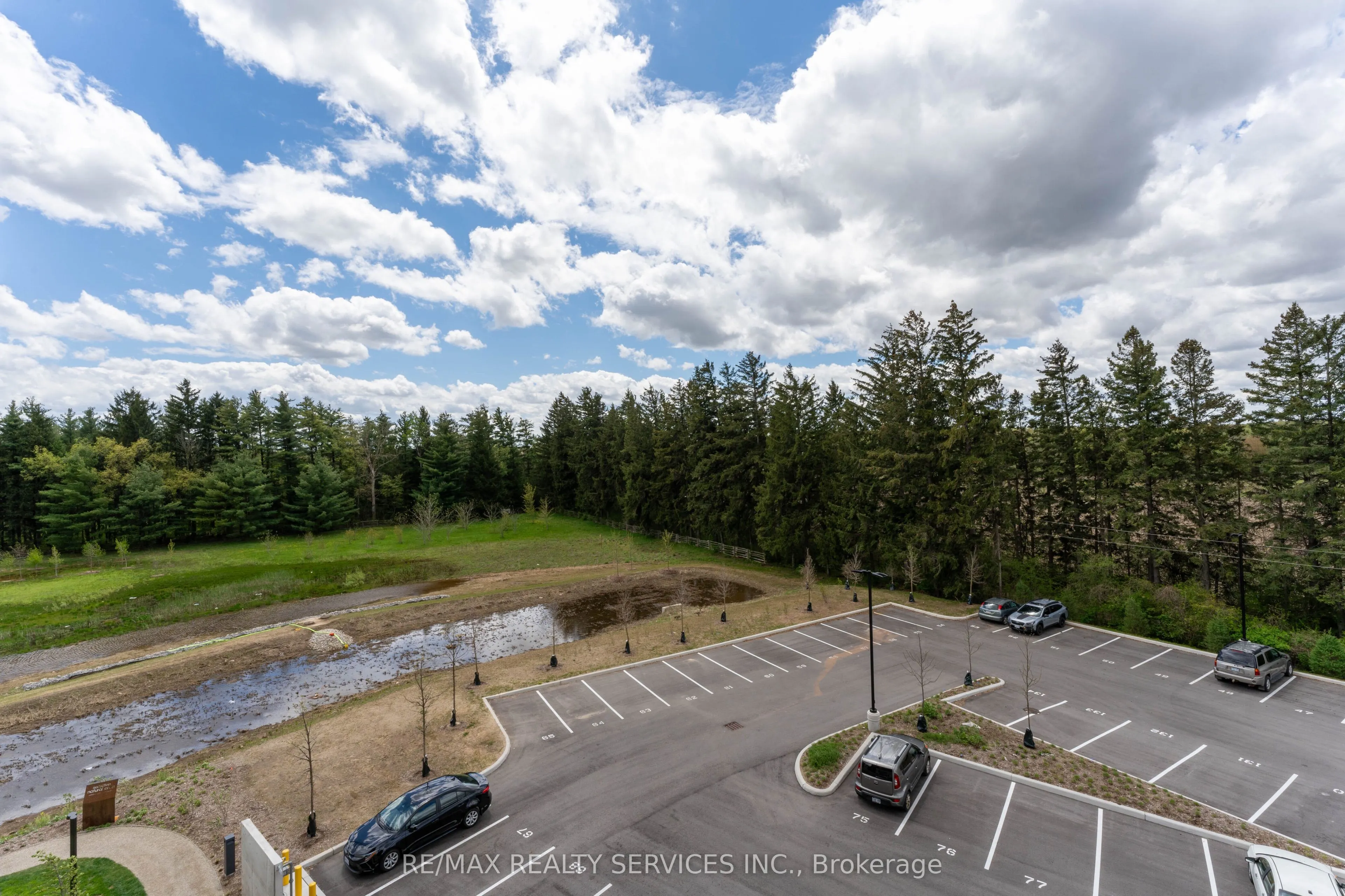 525 New Dundee Road, #402
