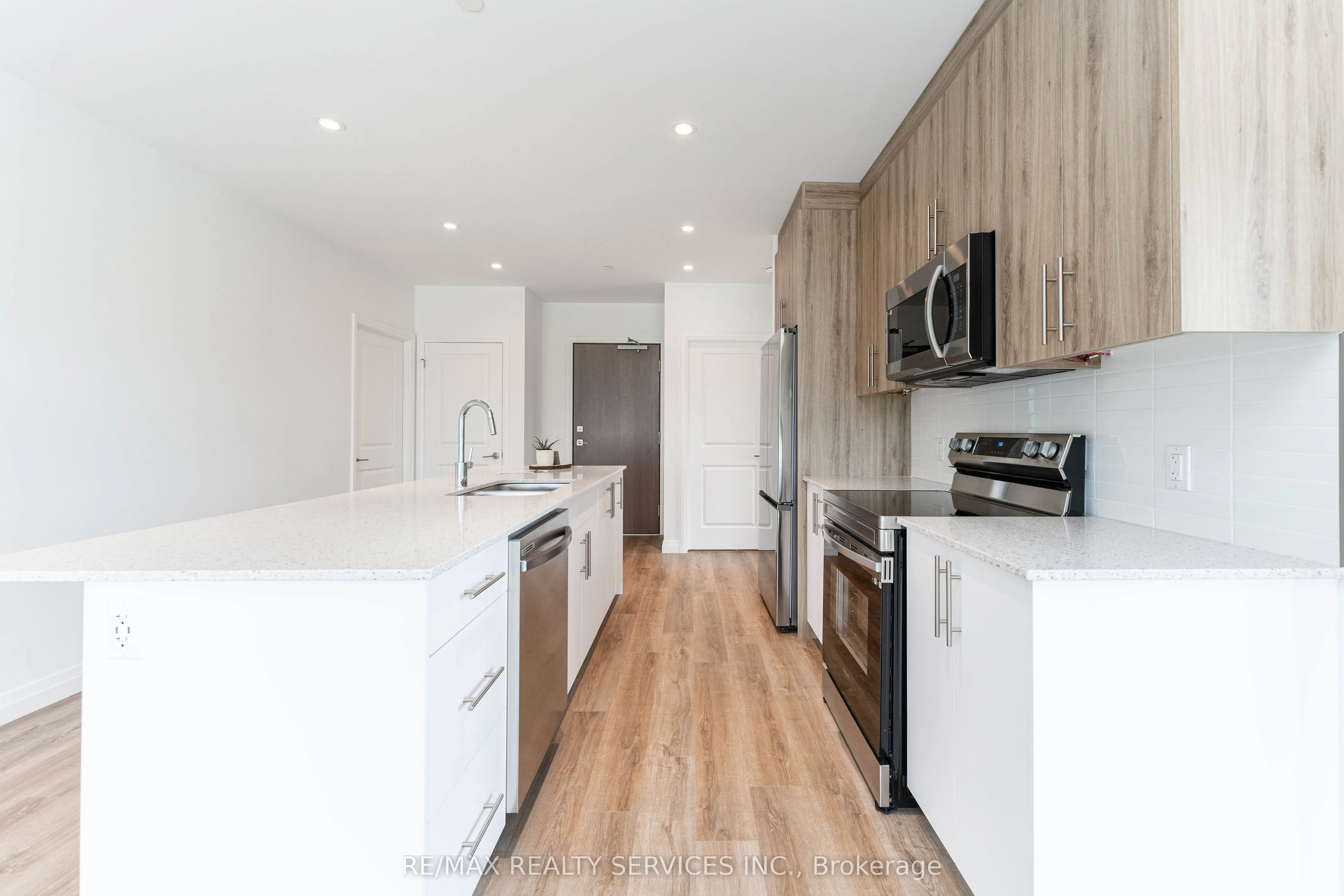 525 New Dundee Road, #402