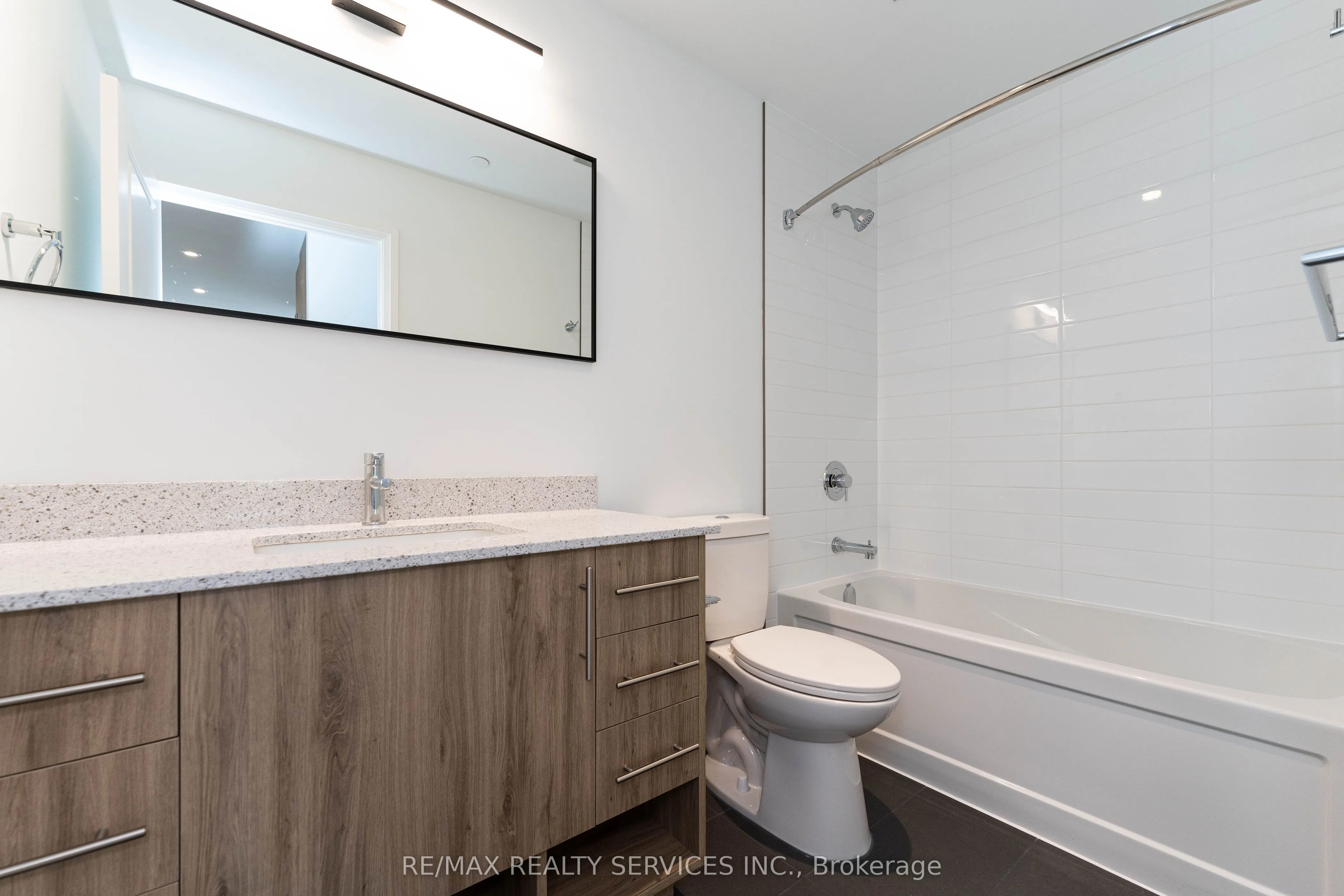 525 New Dundee Road, #402