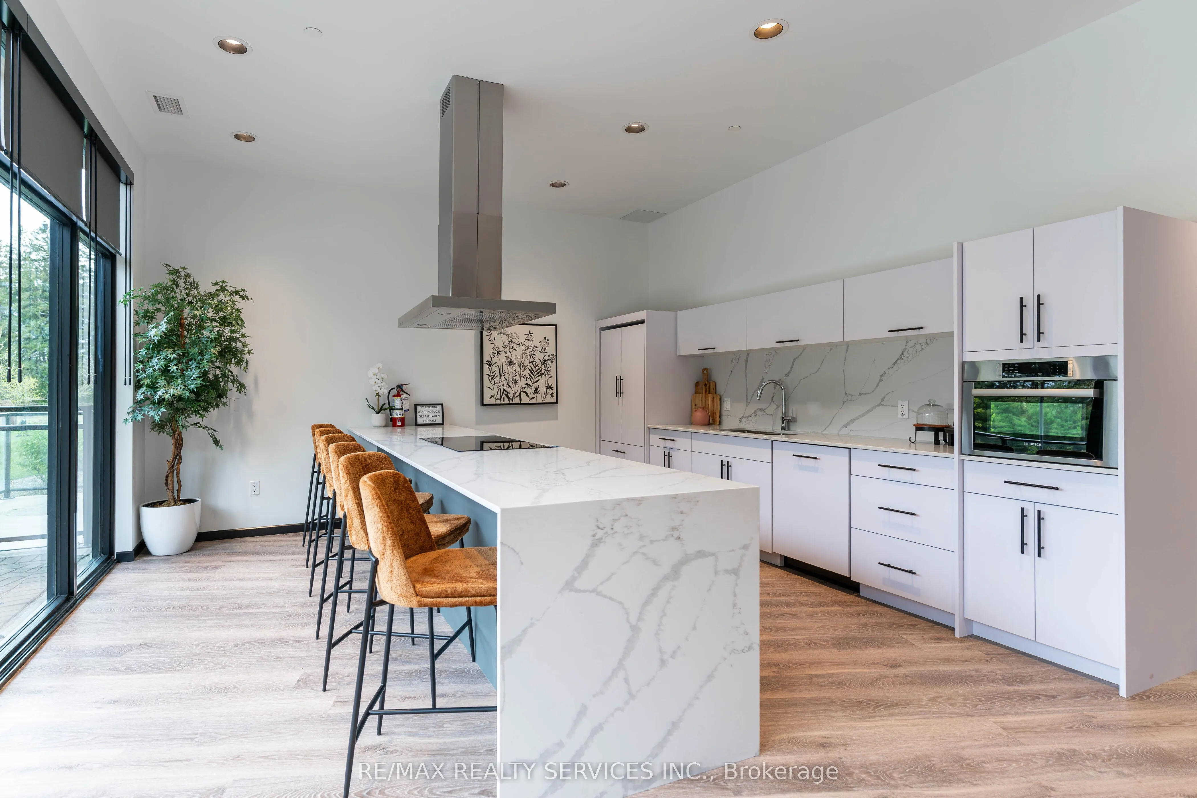 525 New Dundee Road, #402