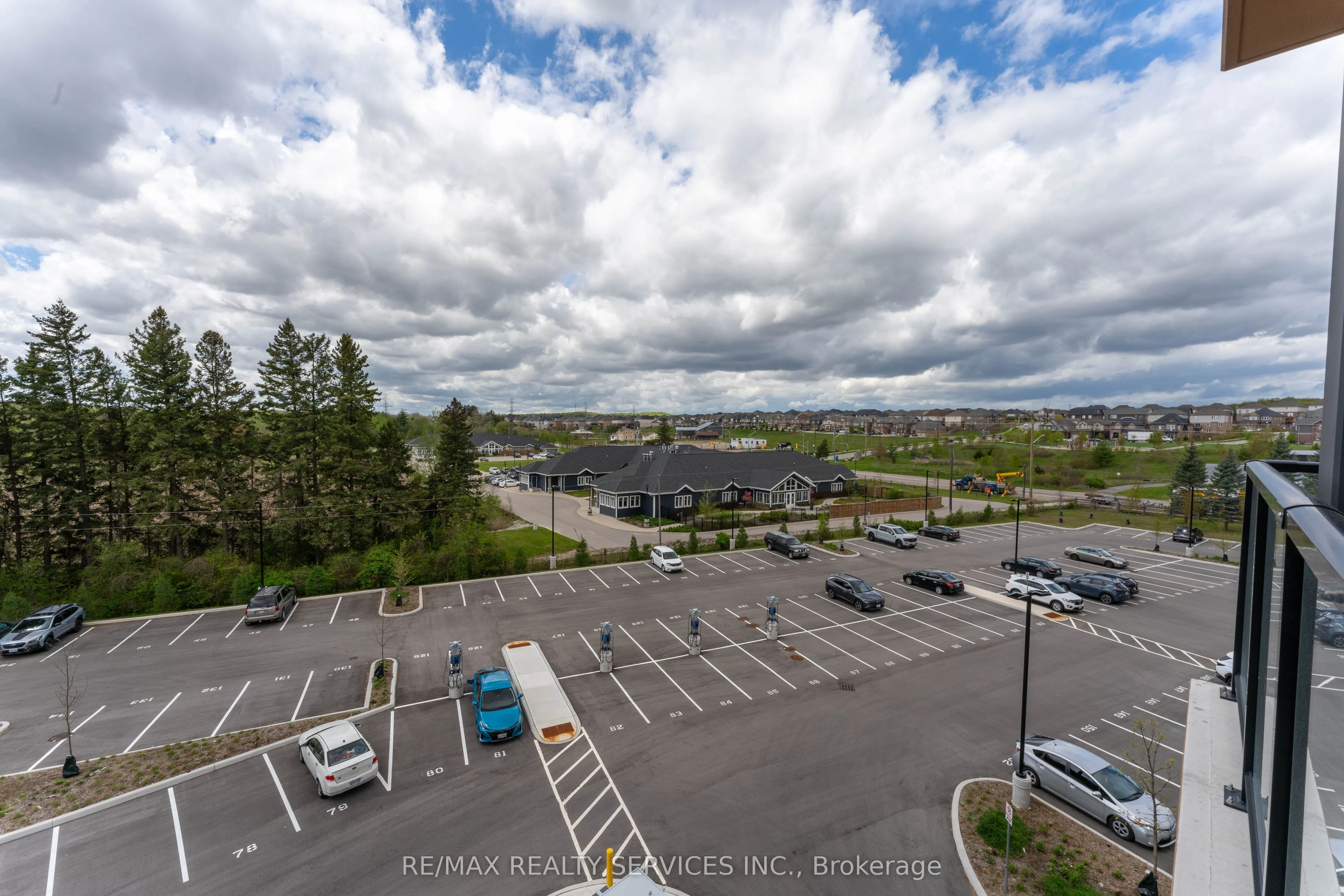 525 New Dundee Road, #402