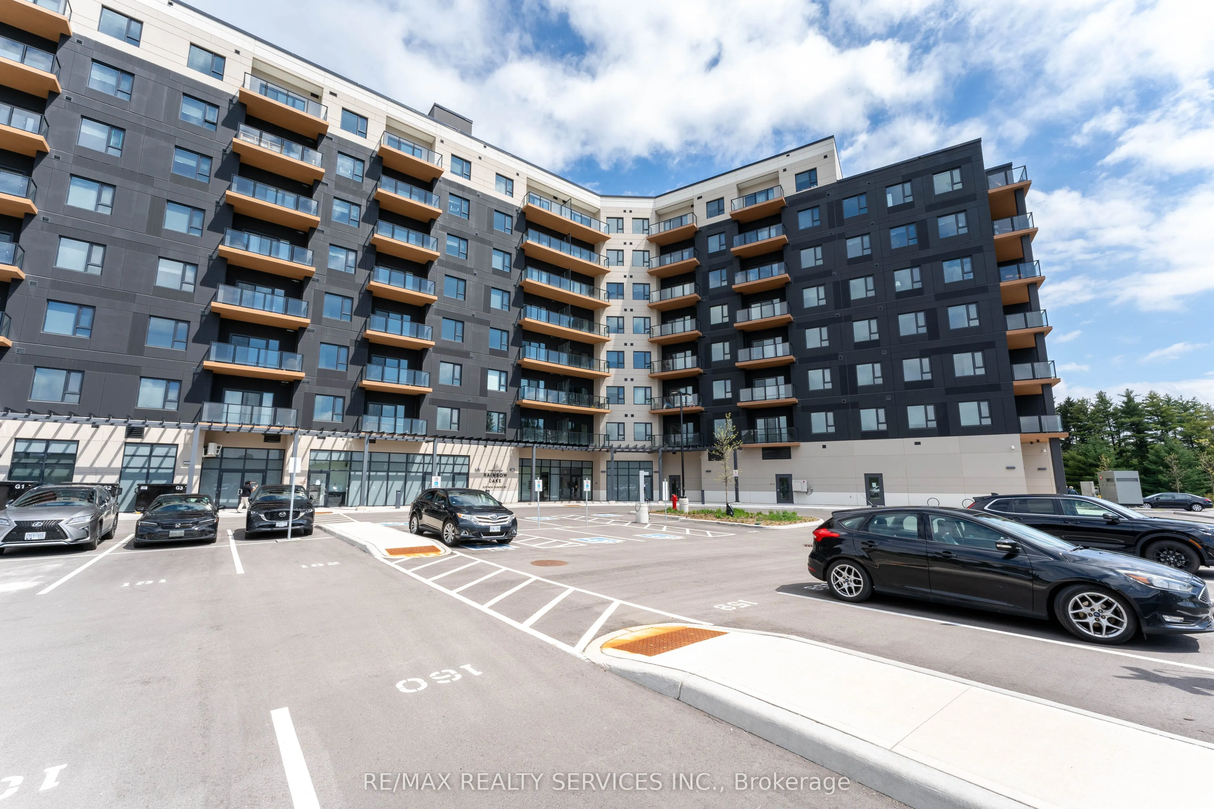 525 New Dundee Road, #402