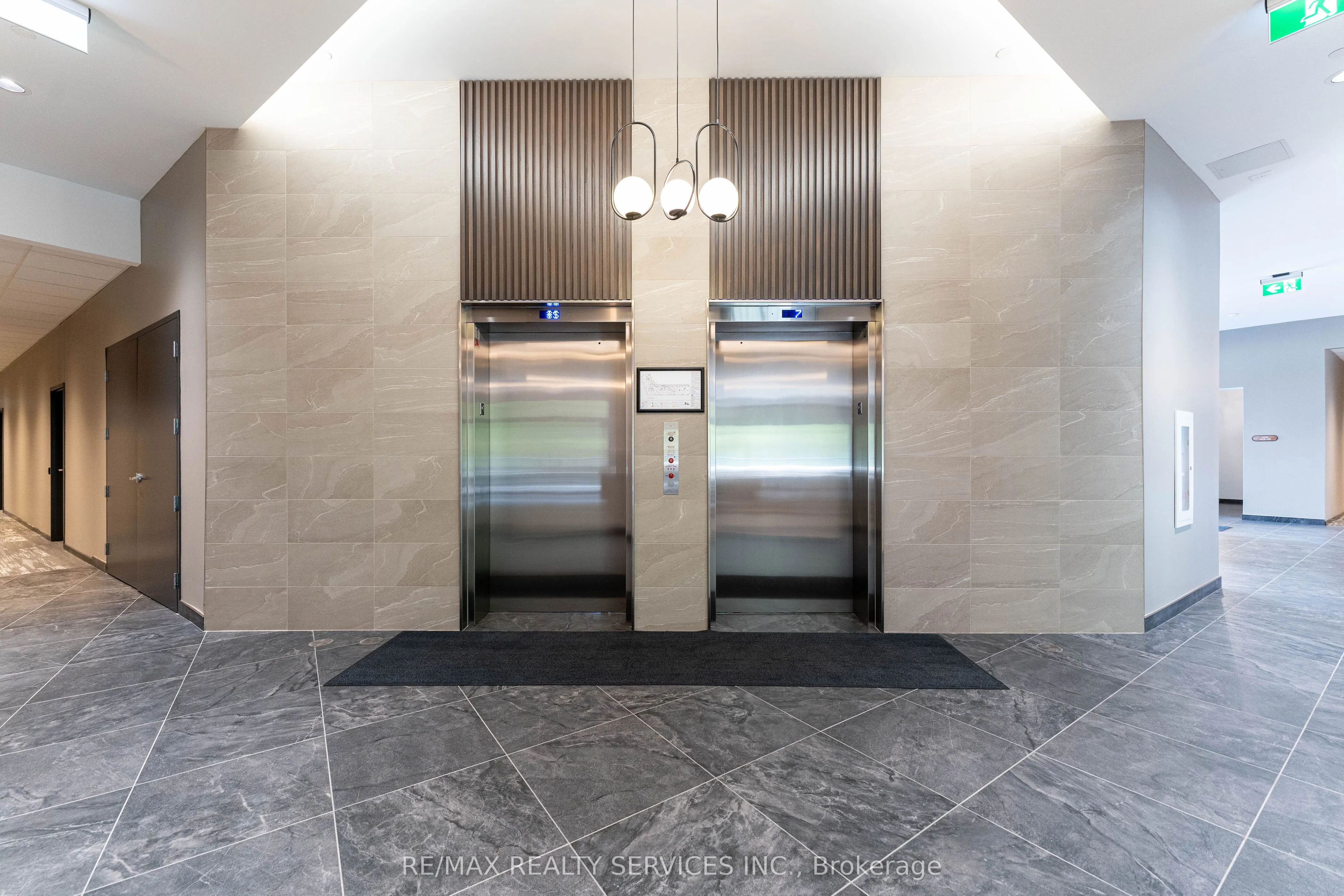 525 New Dundee Road, #402