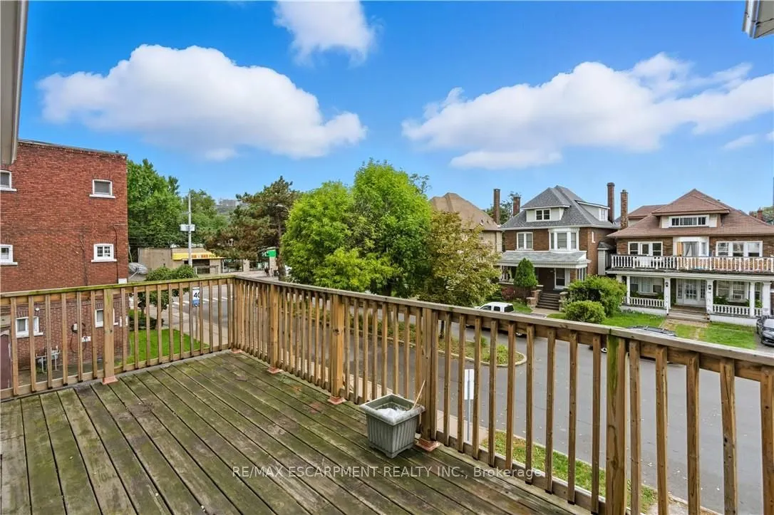 93 Barnesdale Boulevard