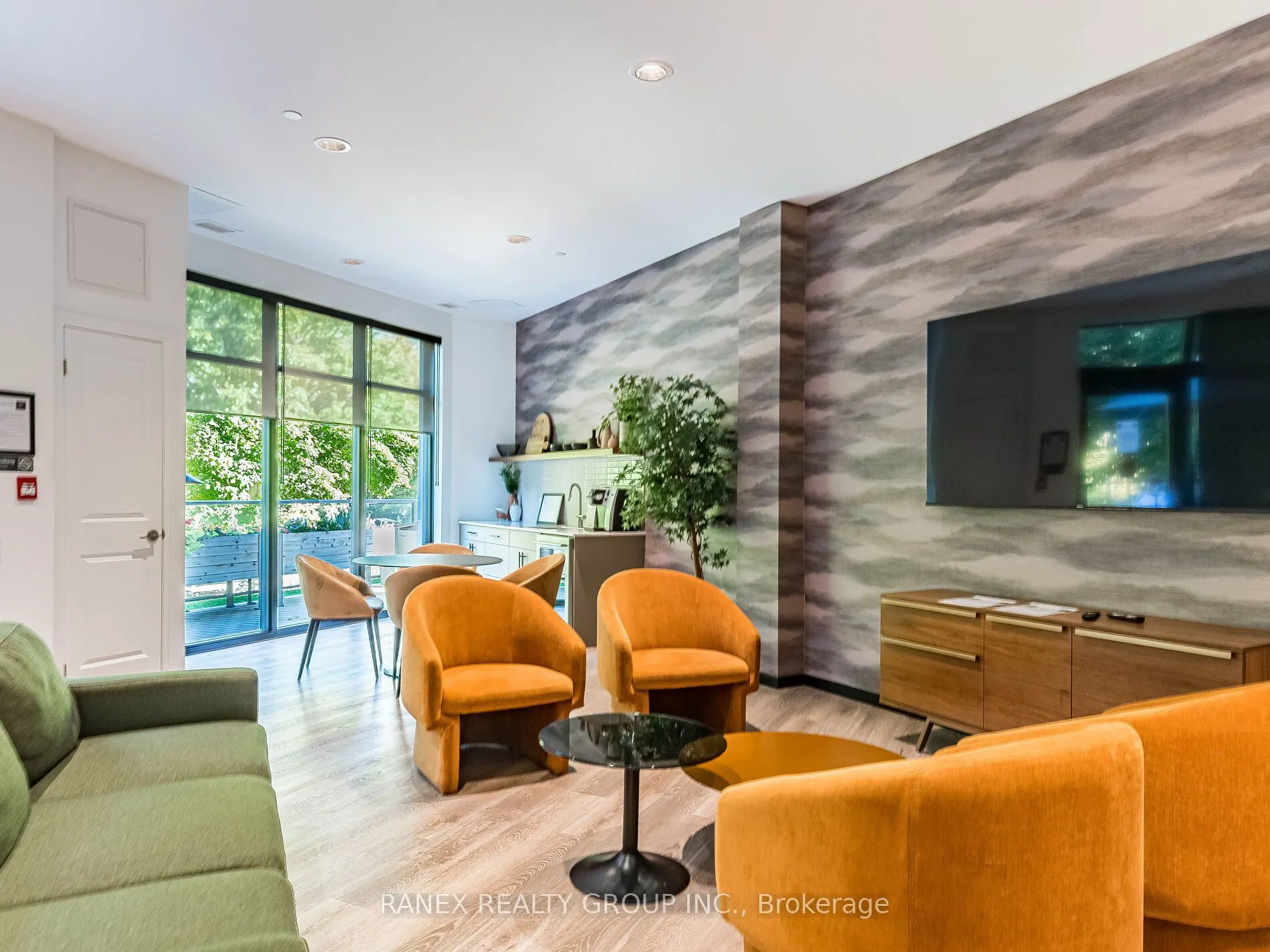 525 New Dundee Road, #215