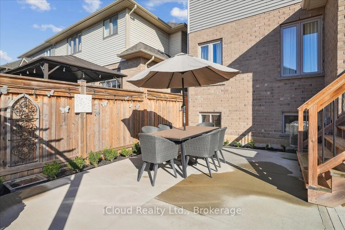136 Dunrobin Lane