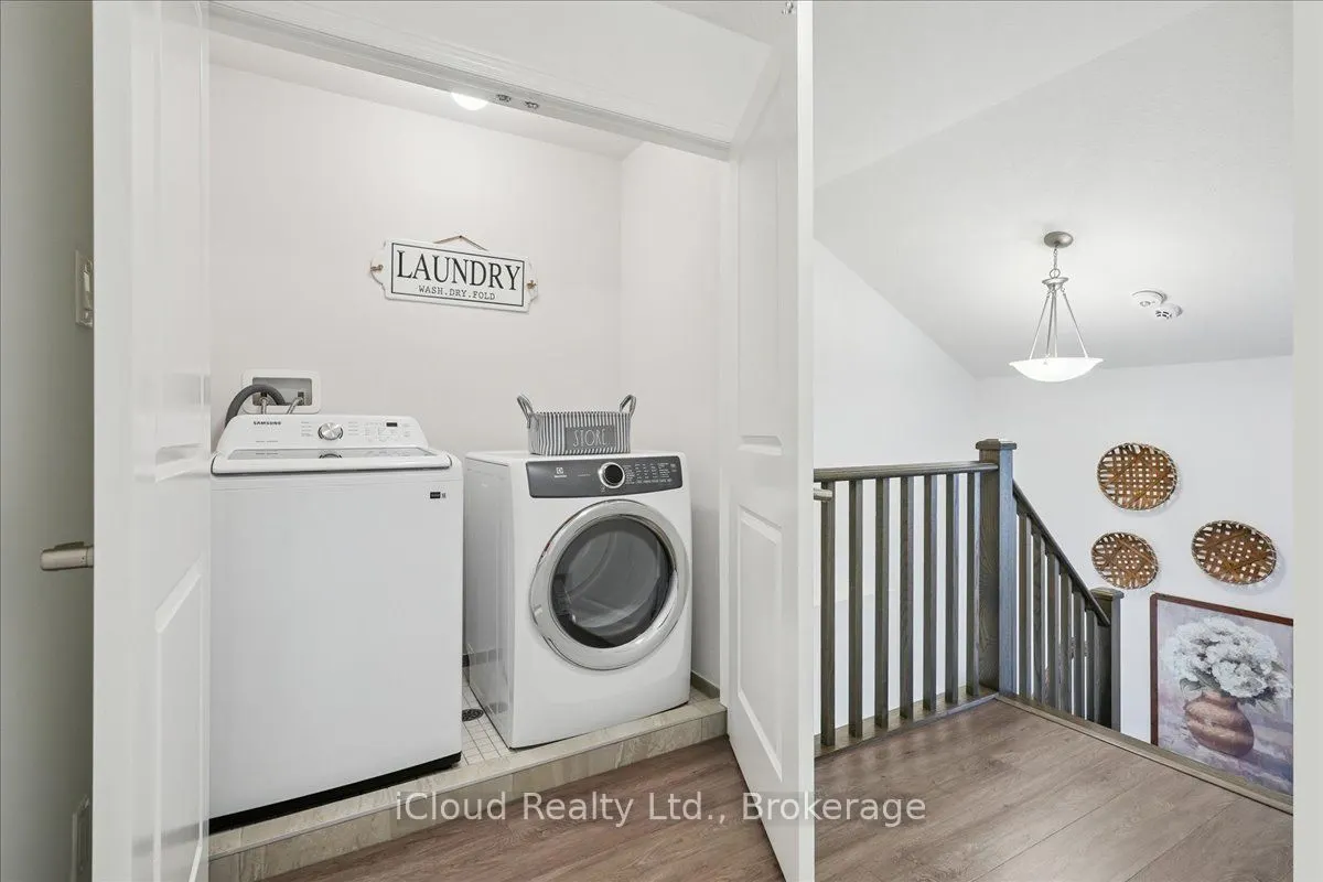 136 Dunrobin Lane