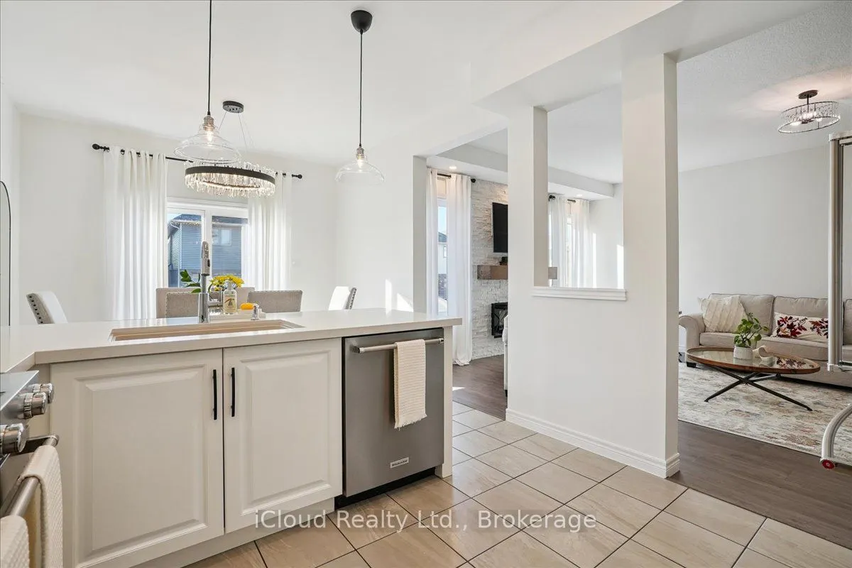 136 Dunrobin Lane