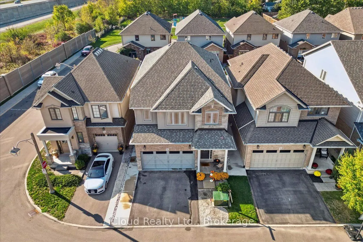 136 Dunrobin Lane