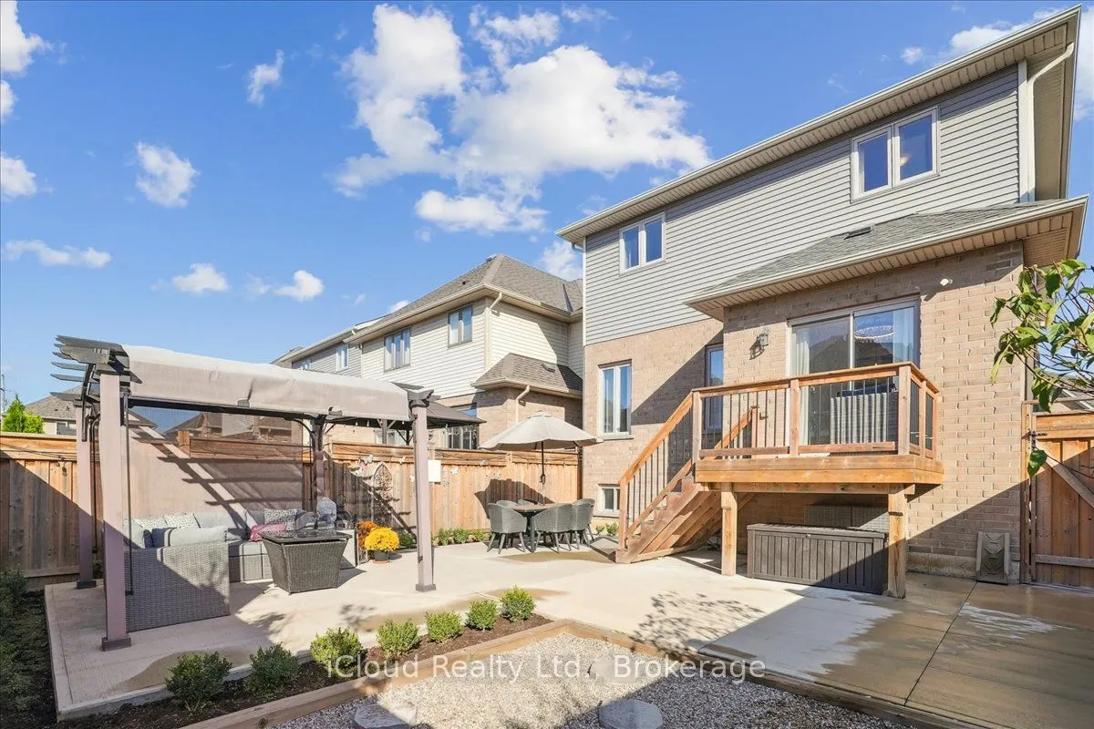 136 Dunrobin Lane