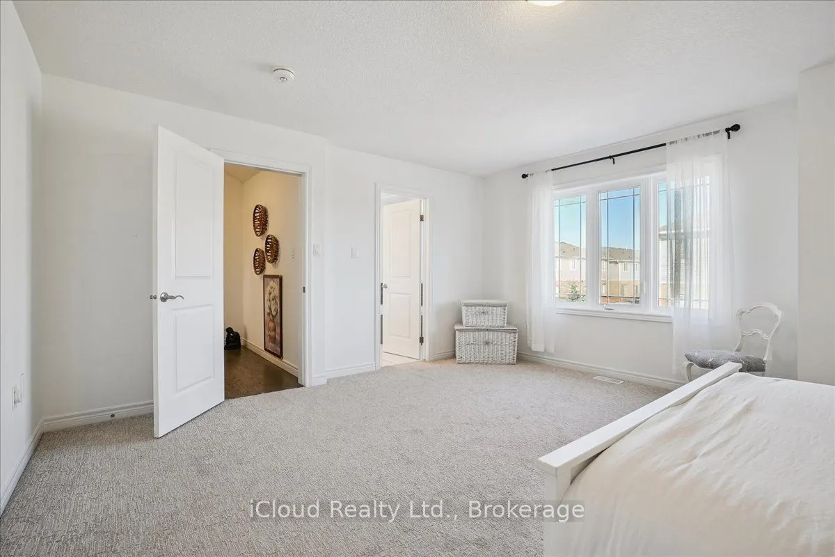 136 Dunrobin Lane