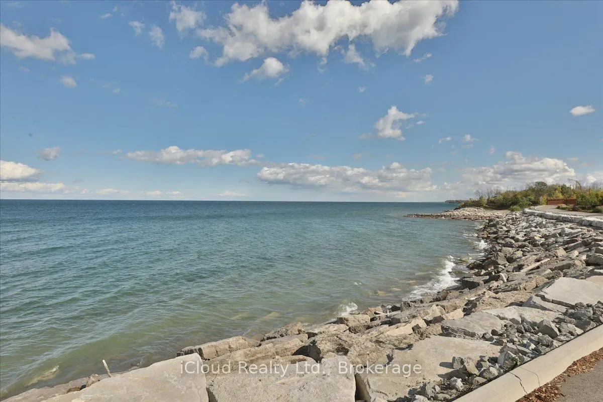 136 Dunrobin Lane