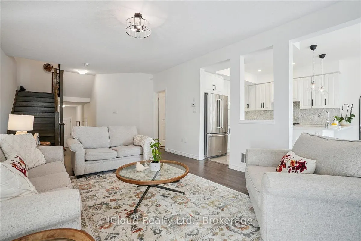 136 Dunrobin Lane