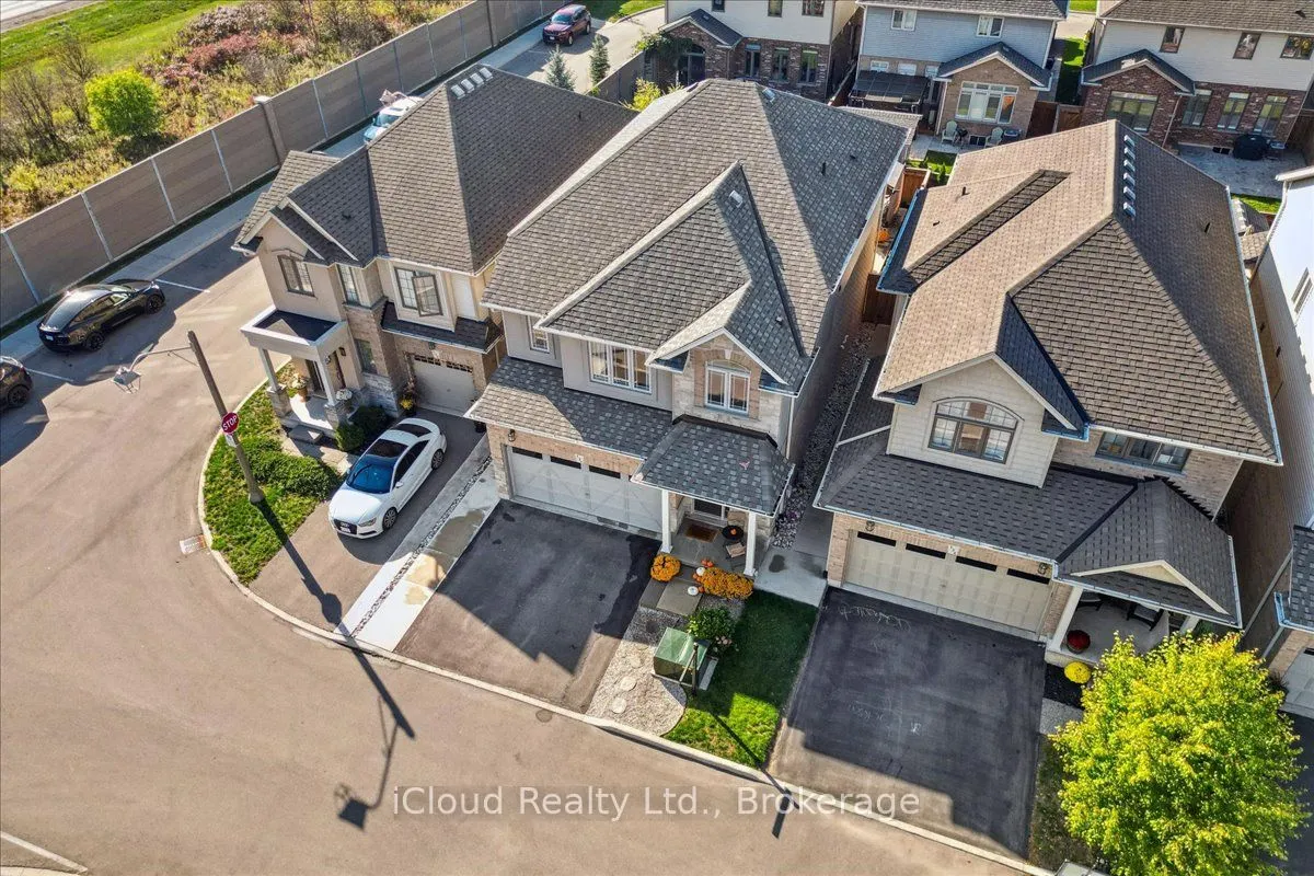 136 Dunrobin Lane